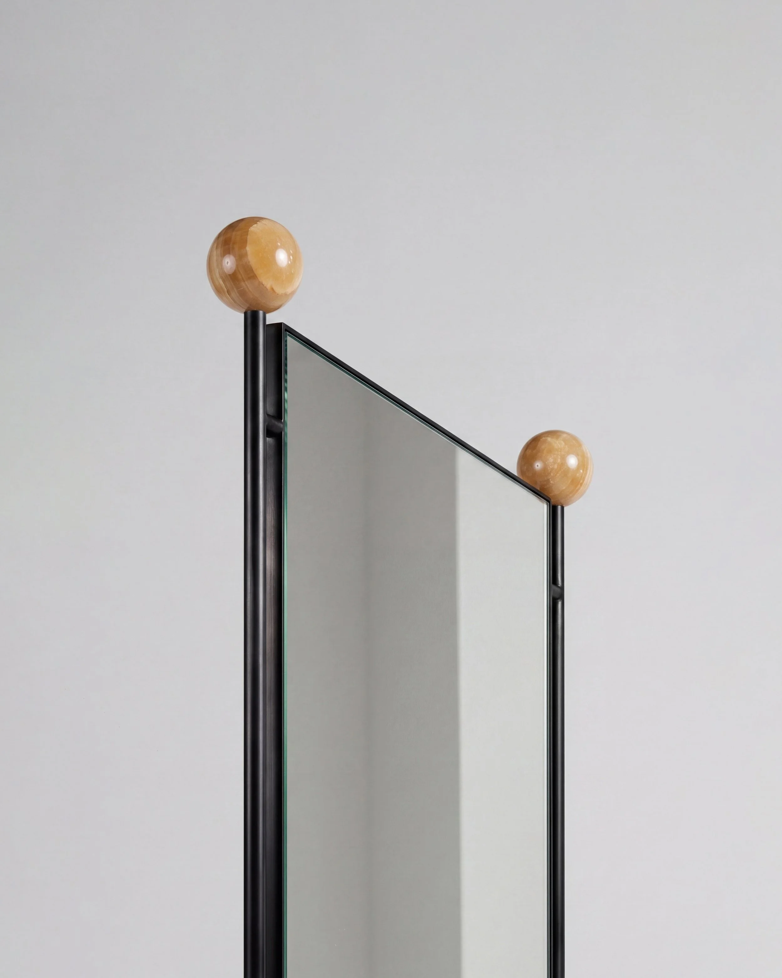 Joia Mirror Black 1.jpg