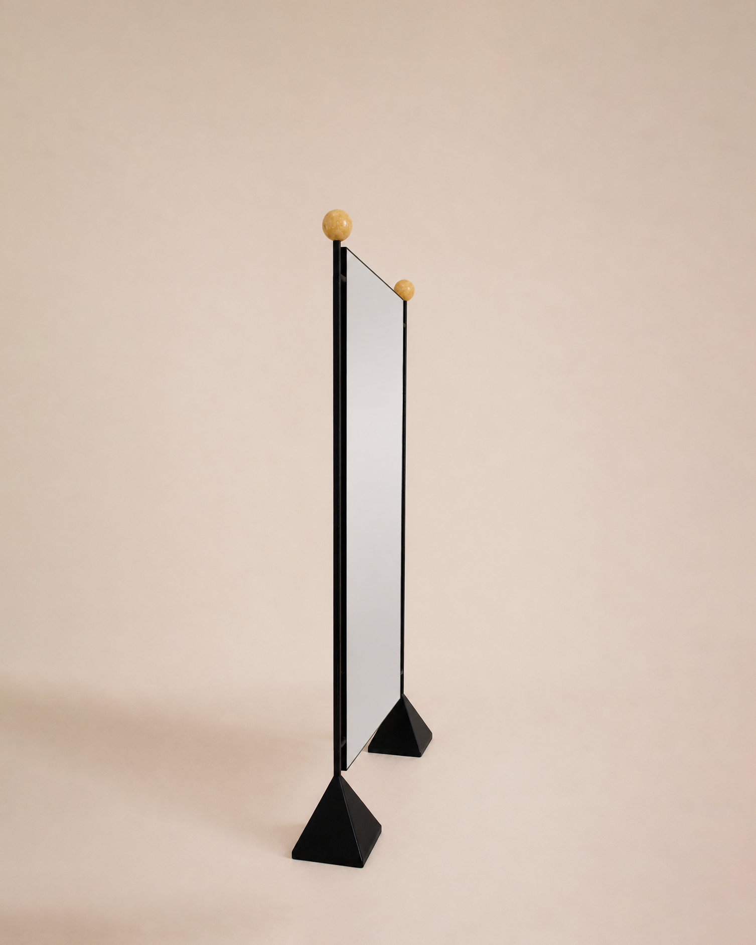 Joia Mirror Black 4.png