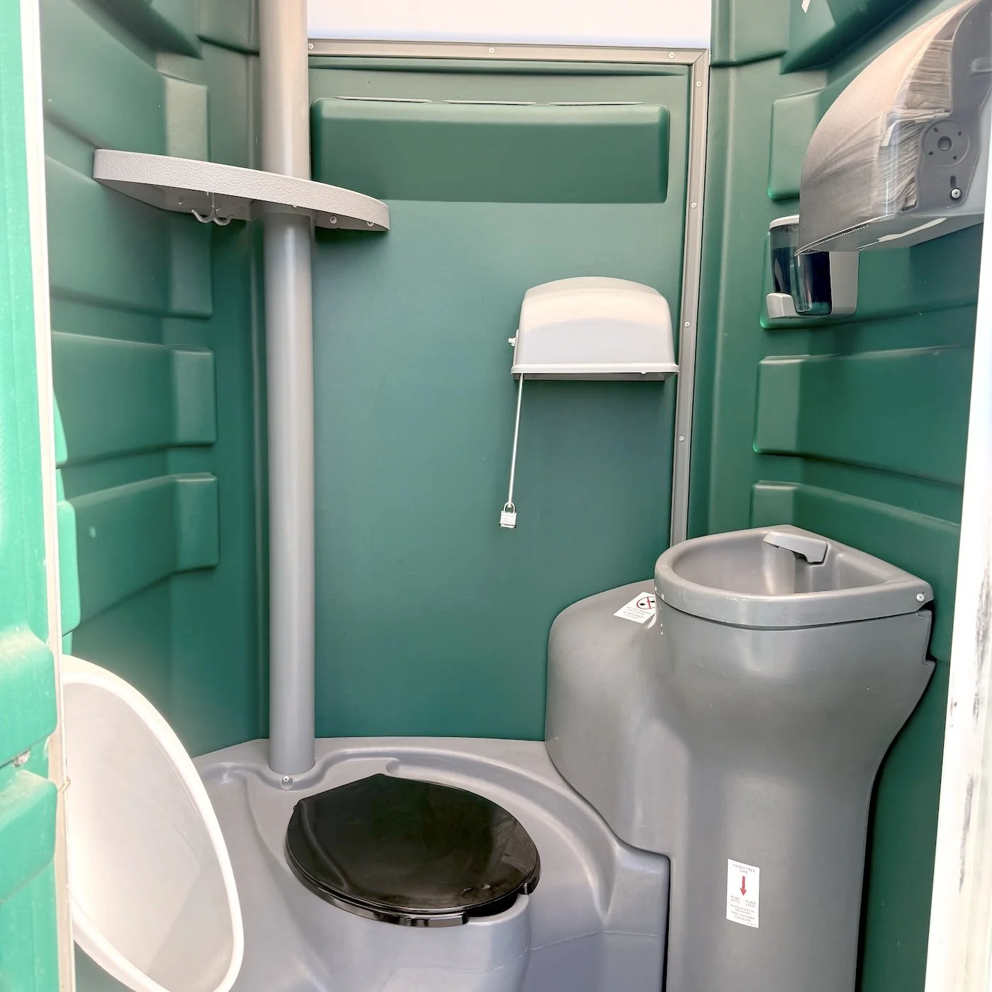 porta potty with handwashing station