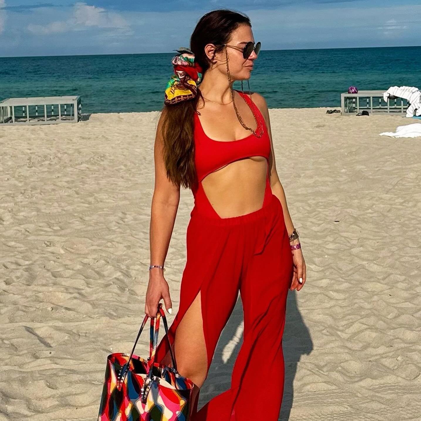 Gorgeous gorgeous girls wear hair extensions 💁🏻&zwj;♀️ 
22 inch wavy keratin extensions for this beauty!