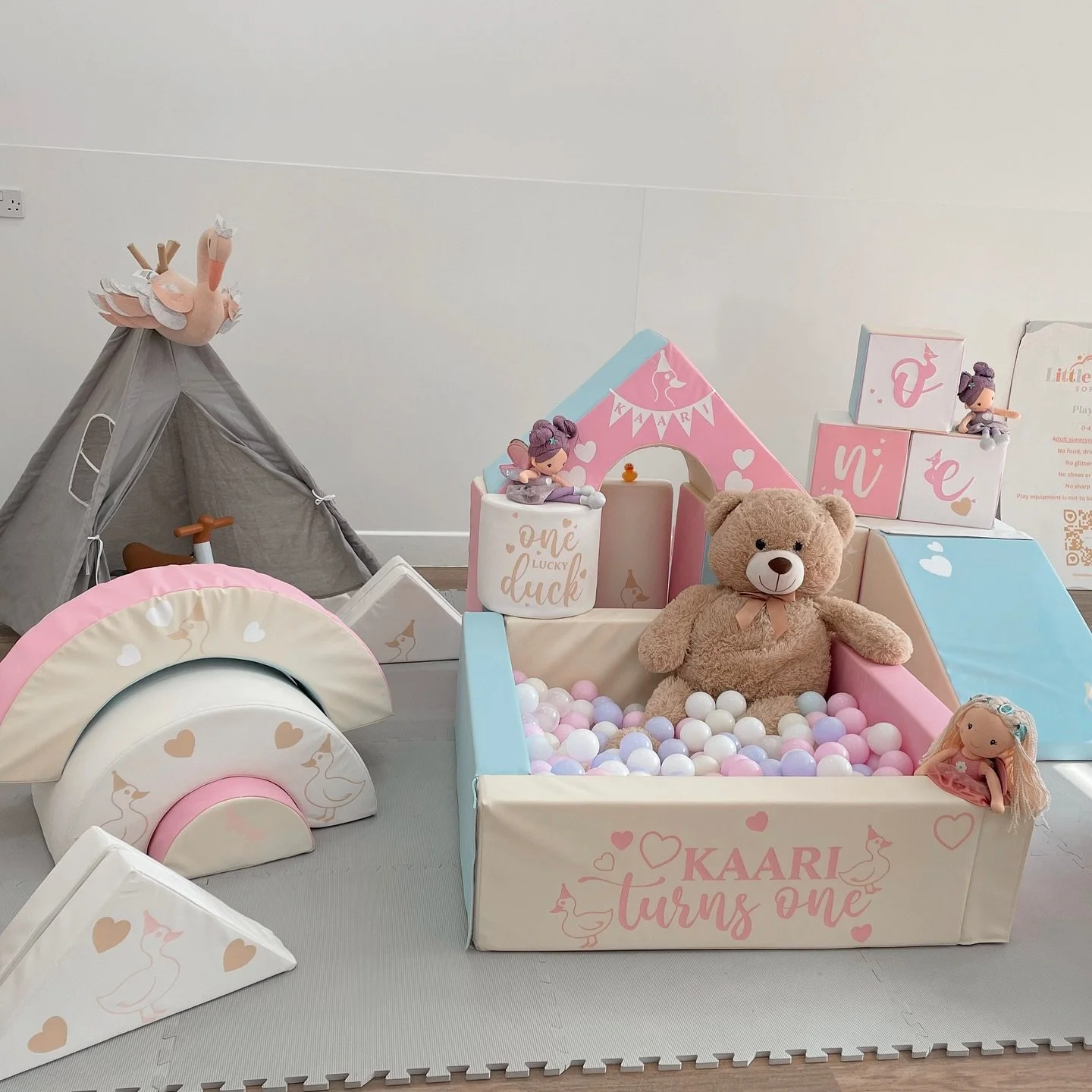 One Lucky Duck 🦆 

The cutest set up on our pastel set up! When it comes to our pastel, we have been incorporating some white pieces of soft play to maximise those personalised designs! 

We are pretty much fully booked to October with limited space