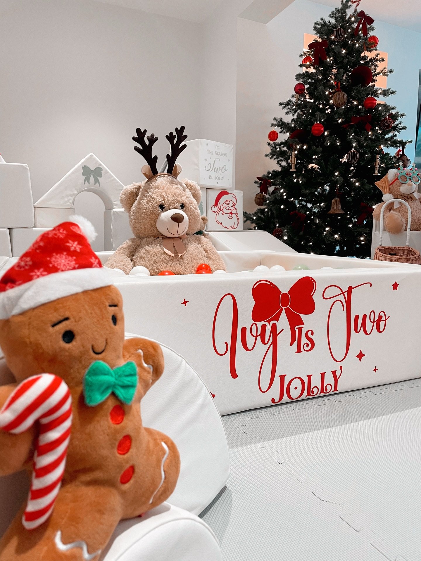 We are all finished for Christmas 🎄 

We are not quite finished for the year, as we are back to parties from the 28th! So we are starting early to soak up the Christmas magic with our little one.

I can&rsquo;t wait to show more of this sweet setup,