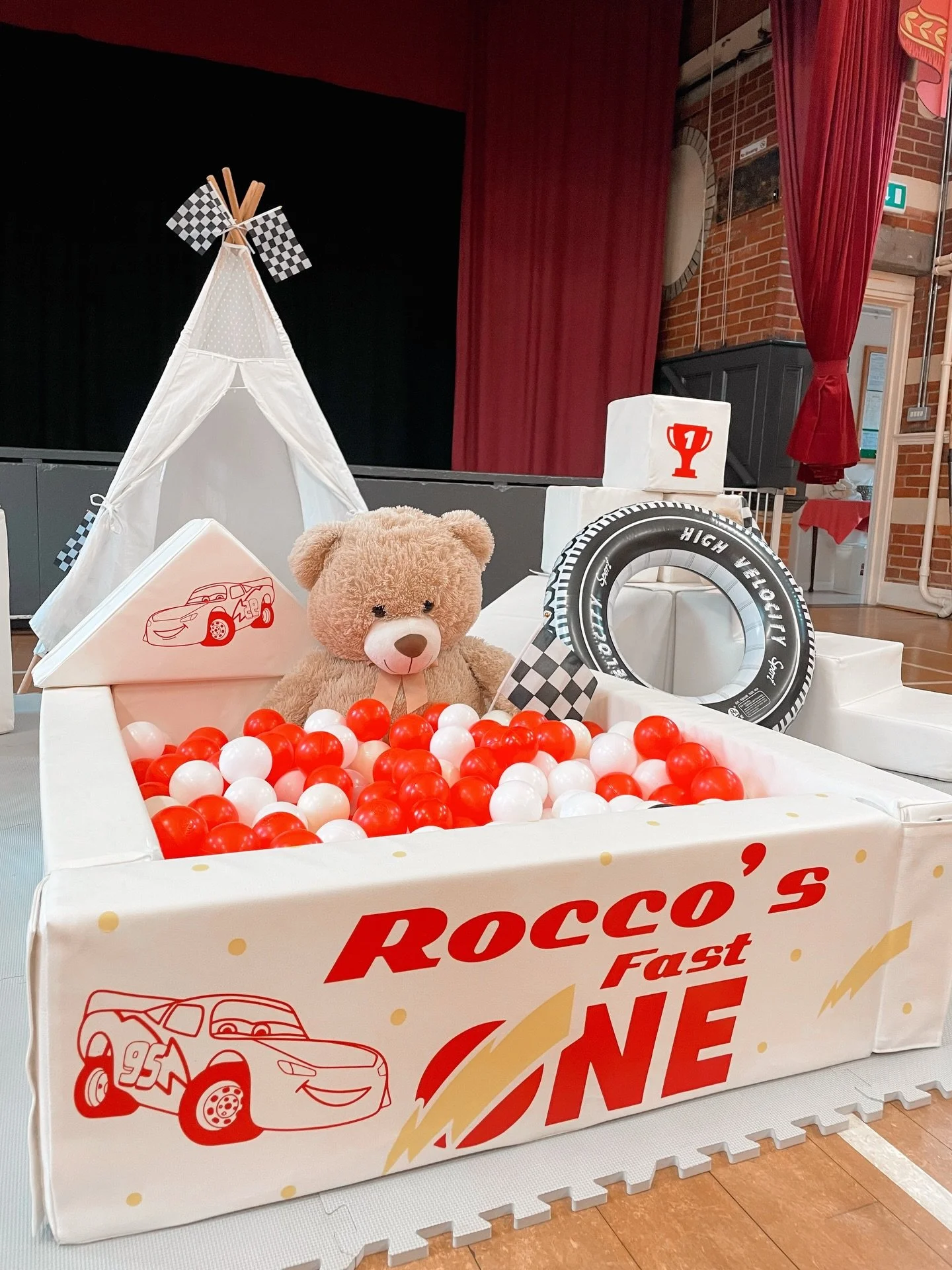 Ready, Set&hellip;.

This was such an adorable set up for little Rocco, we just LOVE a cars theme!

If your little one is zooming into ONE in March, April or May now is the time to book! Most dates gone!