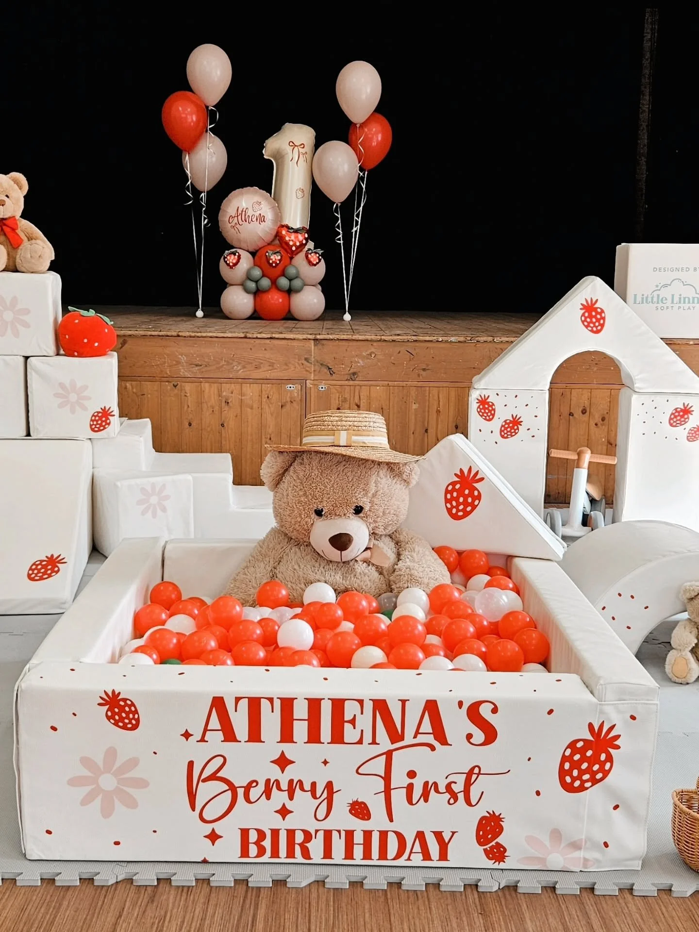 A gorgeous strawberry set up for Athena's Berry First Birthday.

No added personalization on this set up, everything you see is included in the package price.

This is a version of our Linnies Little Play Set Up. This package can vary with what shape