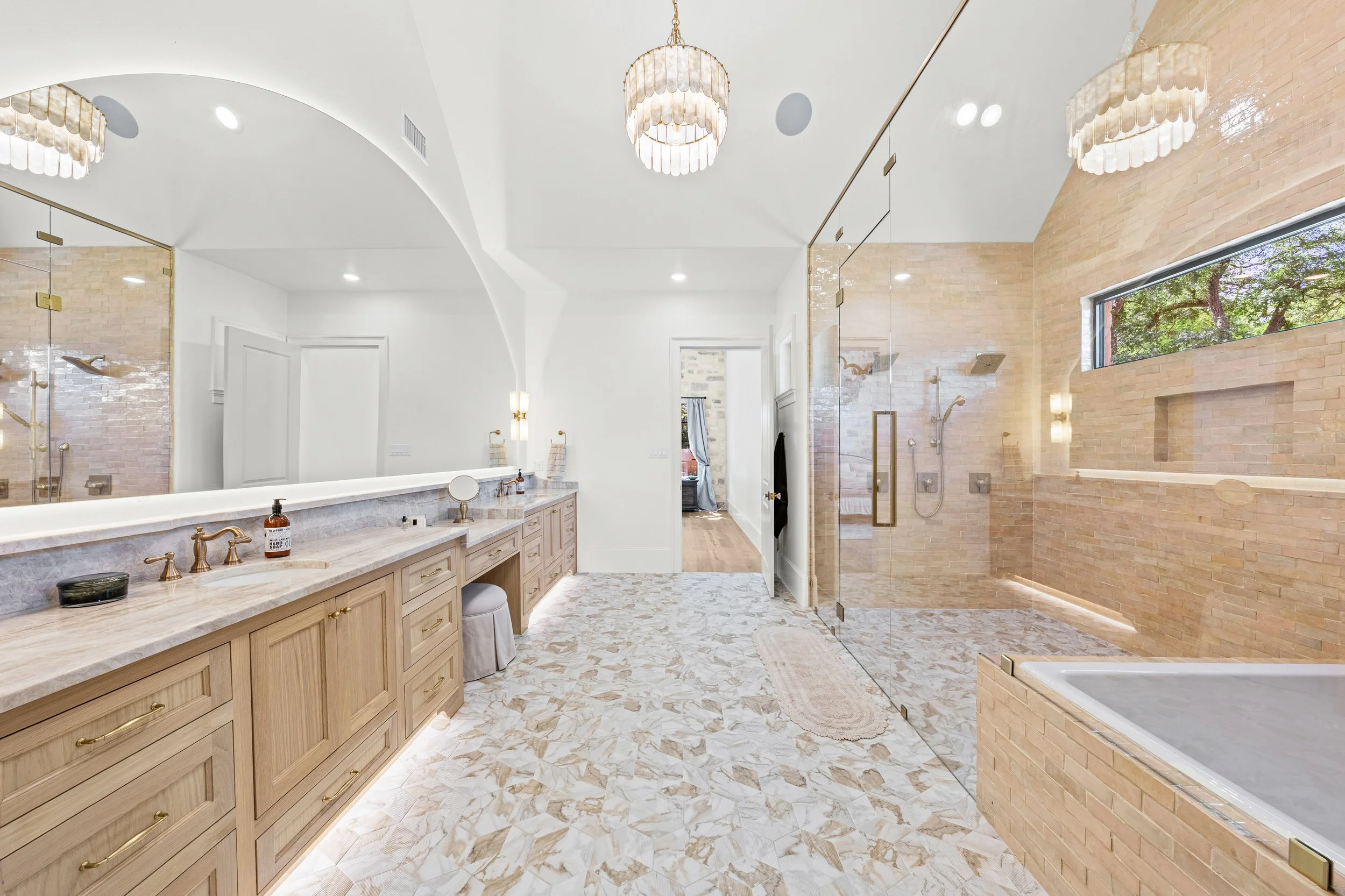 2511 Indian Mill-master bath 1.jpg