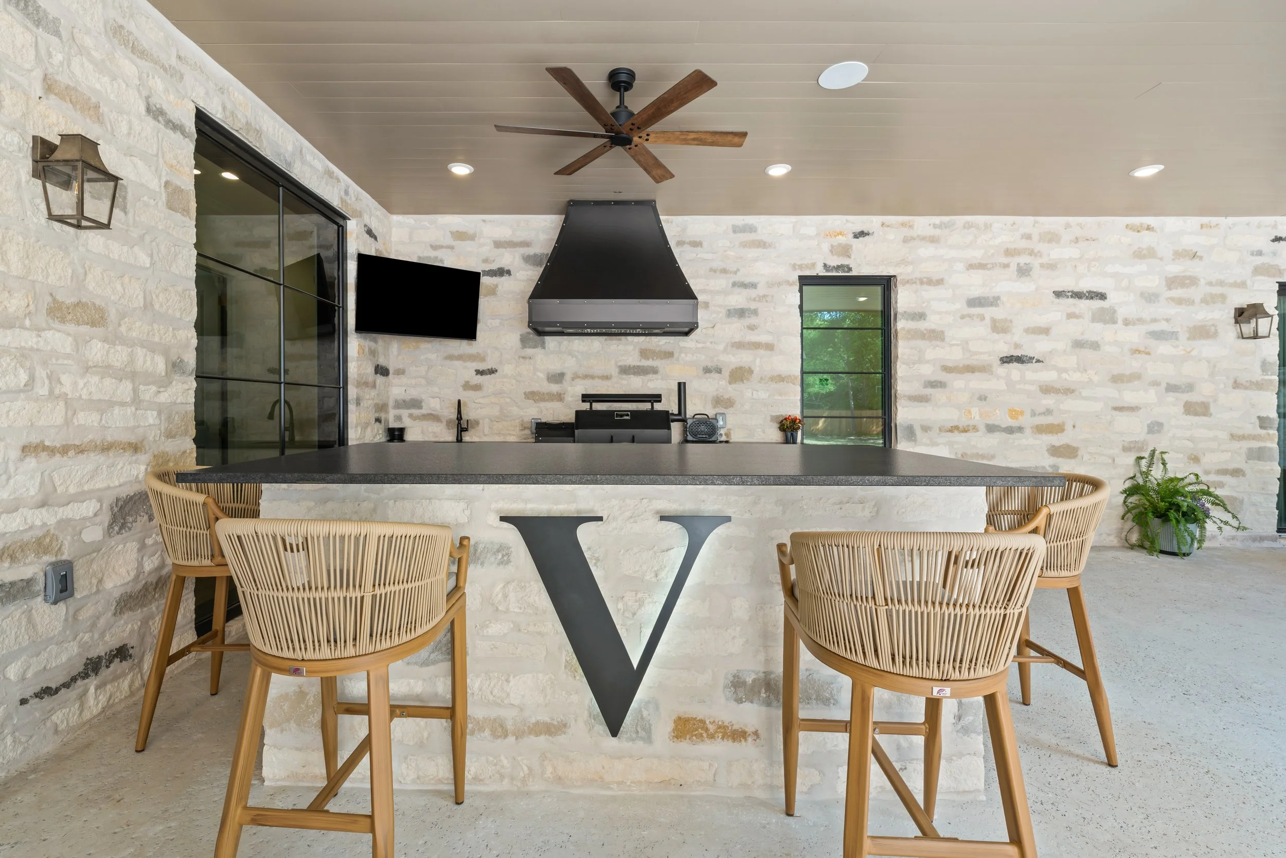 2511 Indian Mill-outdoor kitchen 1.jpg