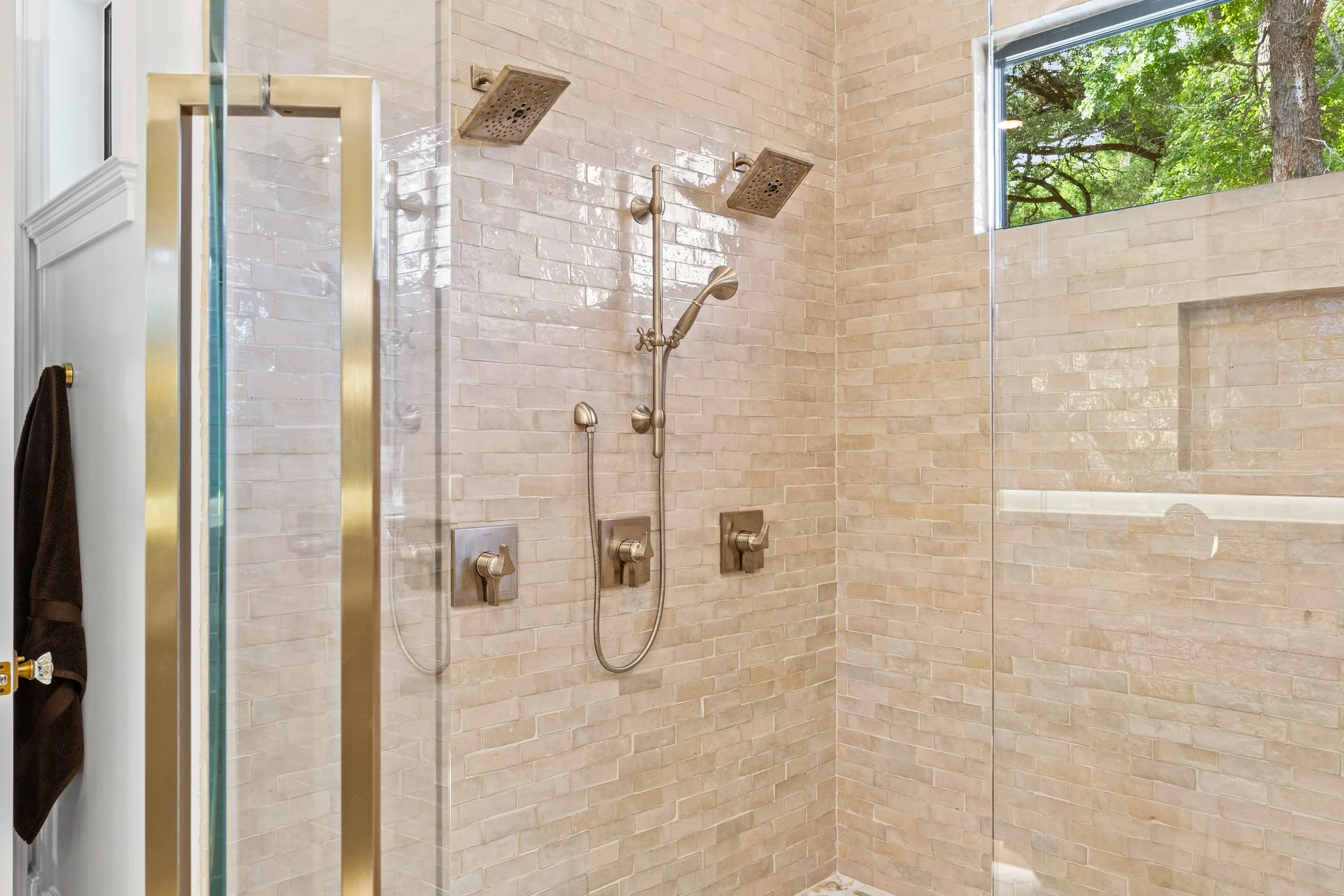 2511 Indian Mill-master bath 5.jpg