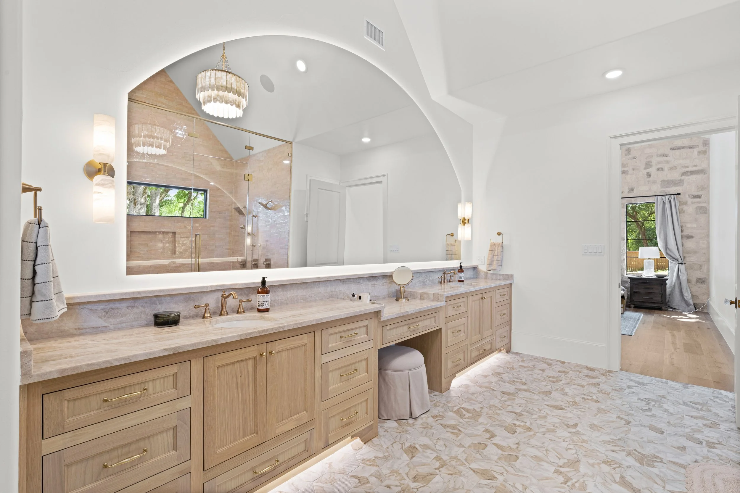 2511 Indian Mill-master bath 2.jpg