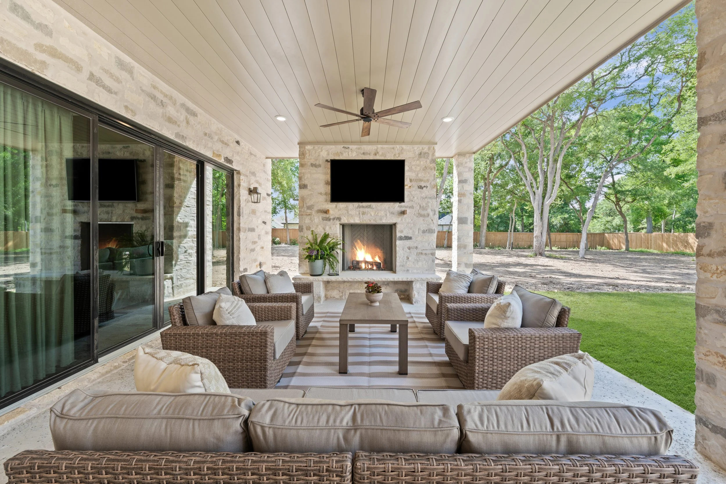2511 Indian Mill-patio.jpg