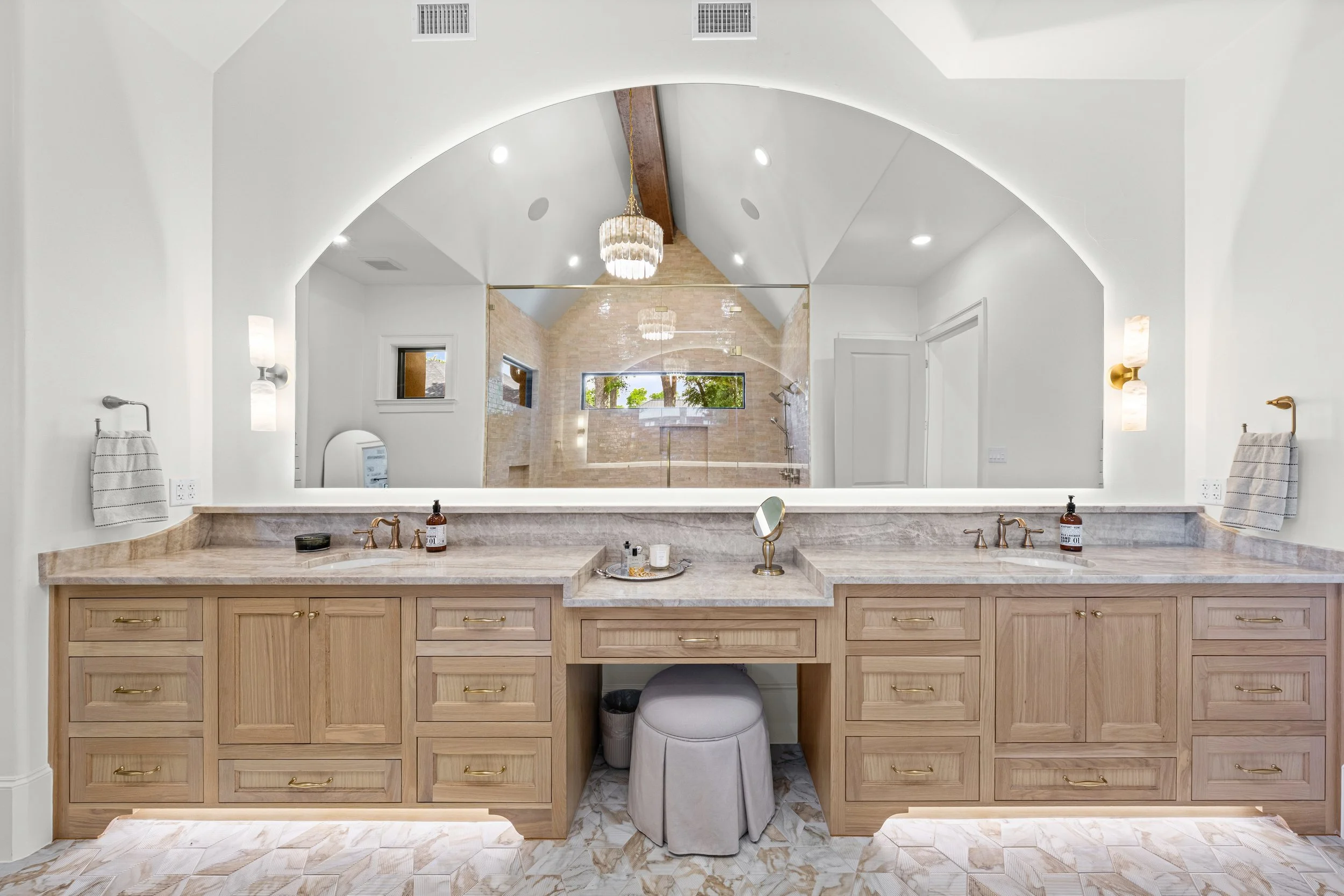 2511 Indian Mill-master bath 3.jpg