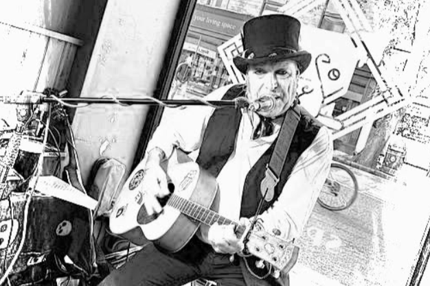 Howlin Johnny