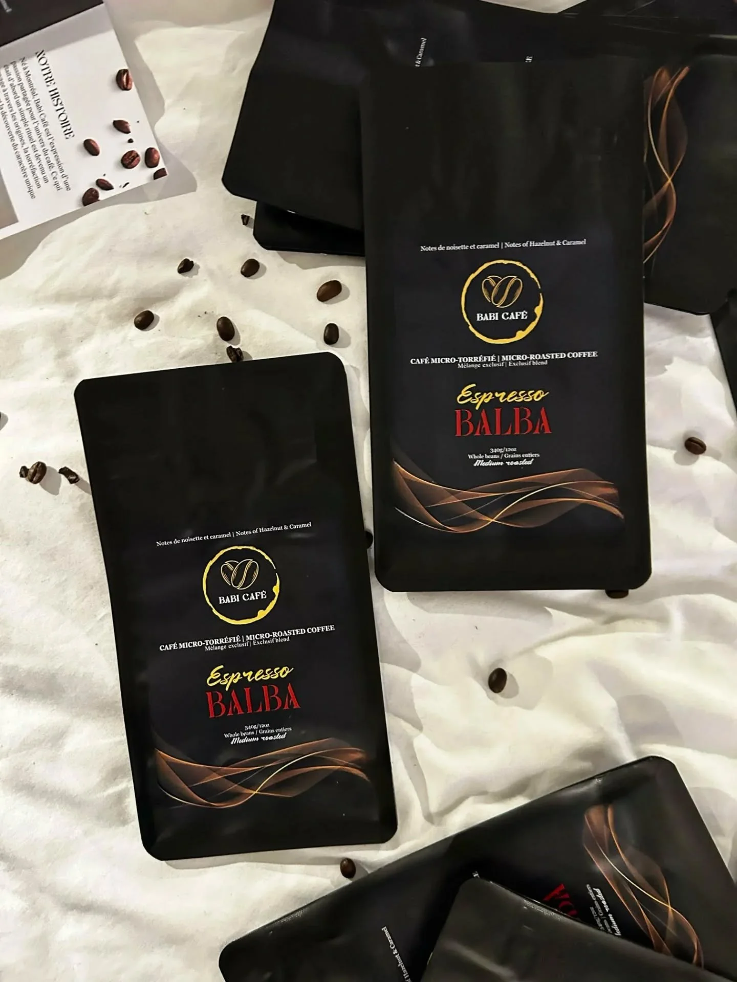 Notre premi&egrave;re collection se d&eacute;voile avec &eacute;l&eacute;gance.
Quatre cr&eacute;ations d&rsquo;exception :
 
Balba : noisette caramel, une douceur sophistiqu&eacute;e

Amani : &eacute;thiopien, pur et distingu&eacute;

Berlina : cr&e