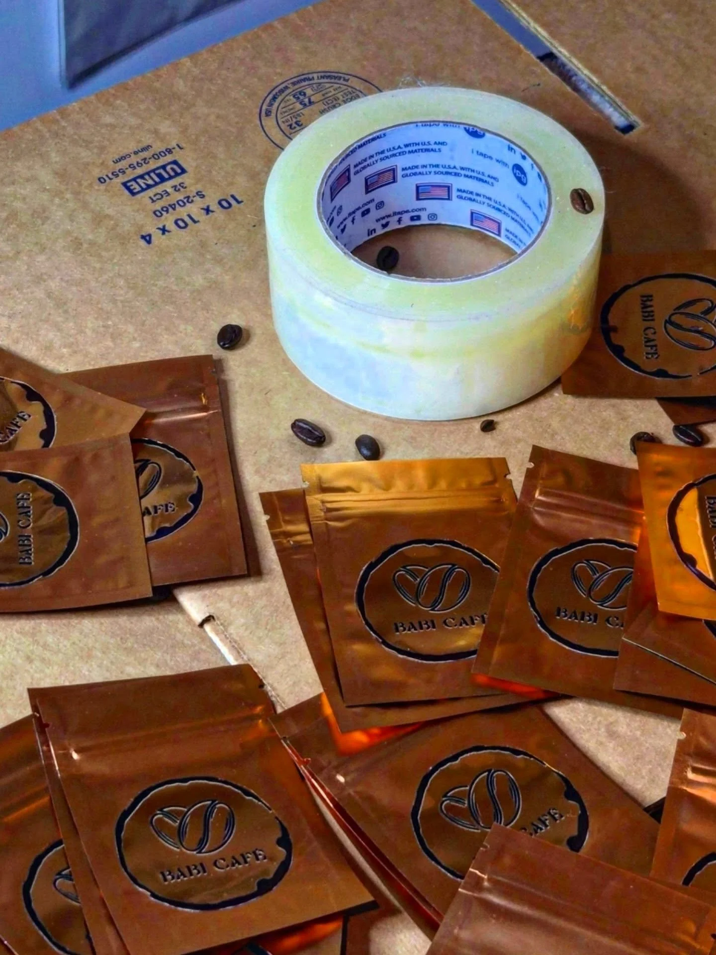 Gold samples, gold coffee

&Eacute;chantillons or, caf&eacute; or

#cafemontreal #coffeebeans #babicafe #coffee