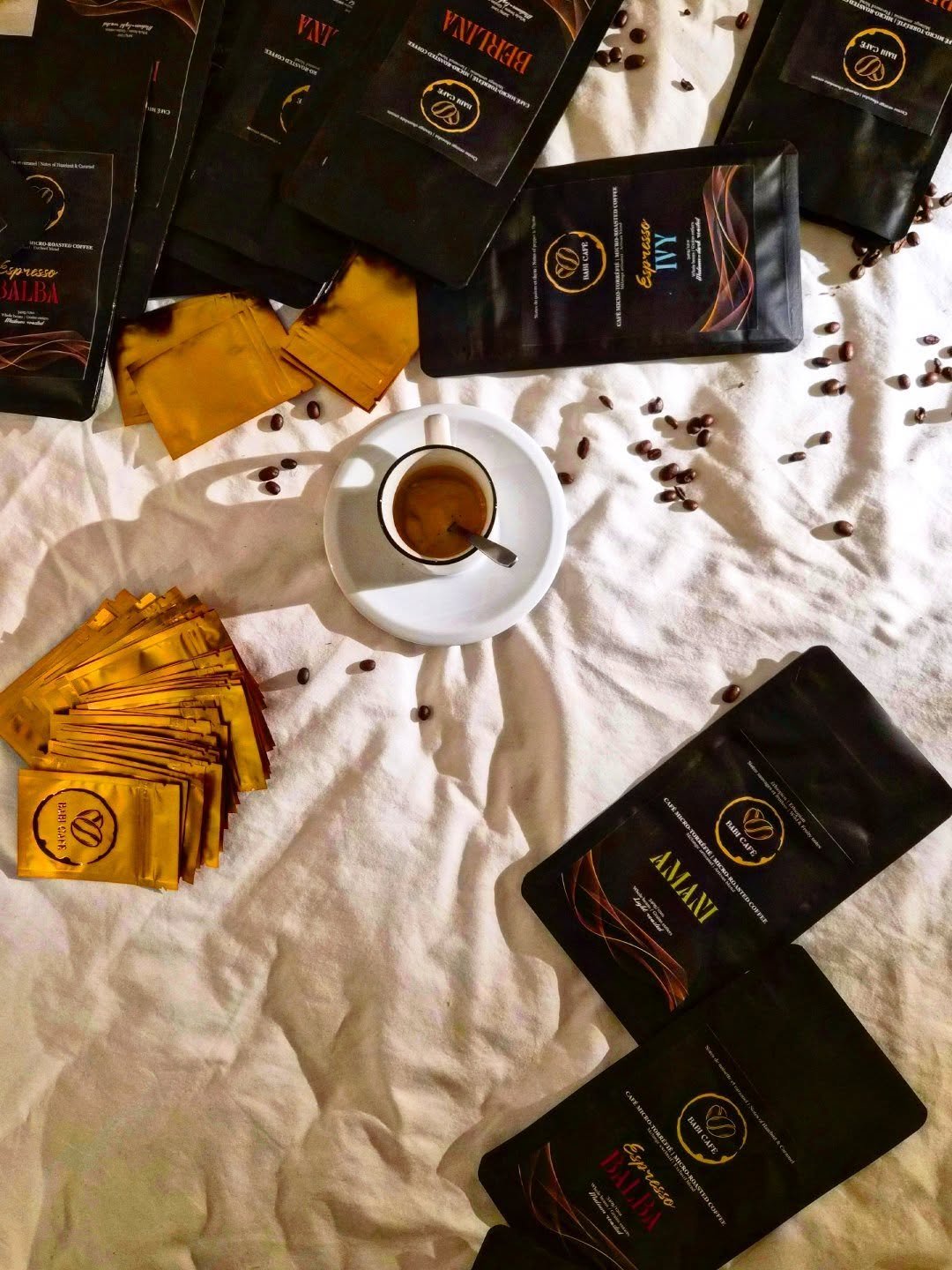 Art. 
Signed 𝓑𝓪𝓫𝓲 𝓒𝓪𝓯&eacute;
_______

Art.
Sign&eacute; 𝓑𝓪𝓫𝓲 𝓒𝓪𝓯&eacute;

#coffee #wholebean #coffeebeans #montrealcoffee #caf&eacute;