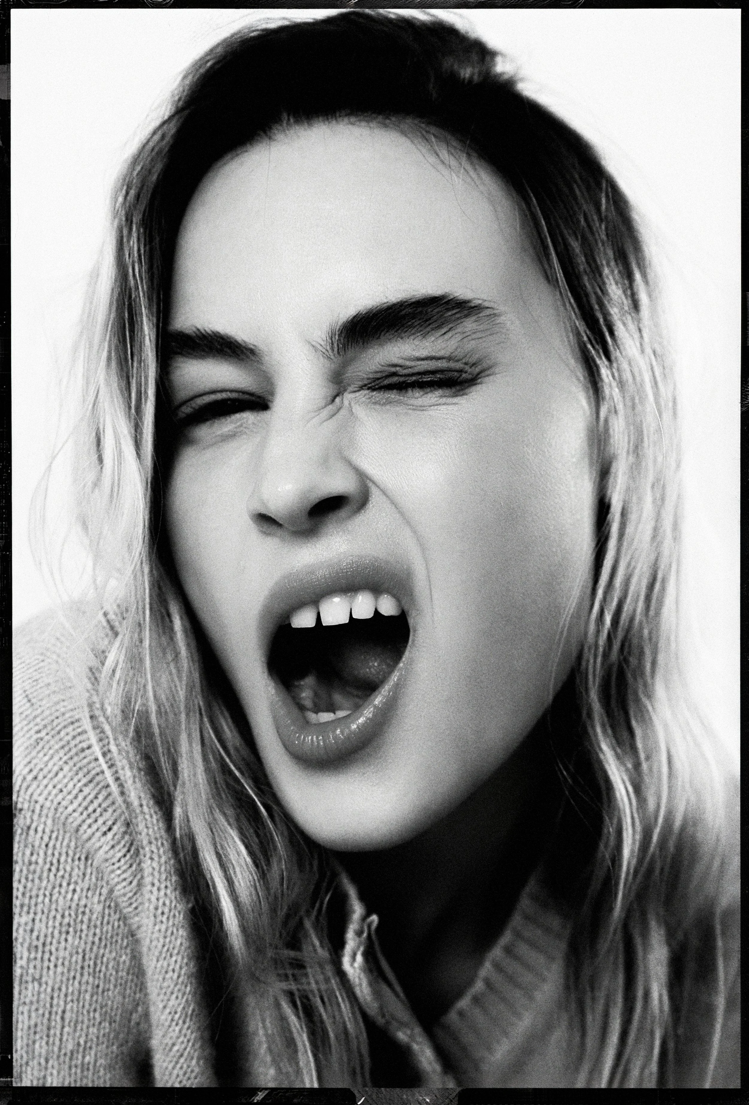 Allie_Barrows_Beauty_35mm_00025 copy.jpg