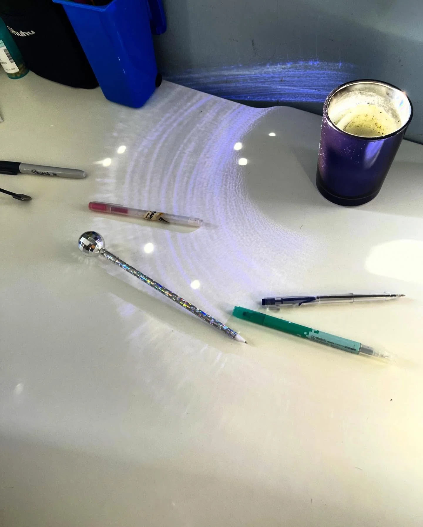 🚨Our drop-in session tomorrow will be VIRTUAL!🚨Join us Tues, Oct 28 from 6PM - 8PM PST to explore surrealist techniques 🌀🪞👁️&zwj;🗨️ with Brenda @brendastg , Valentina @tina.montilla and Dani @la.tacodelic from El Mashup Collective🦋. Fill out t