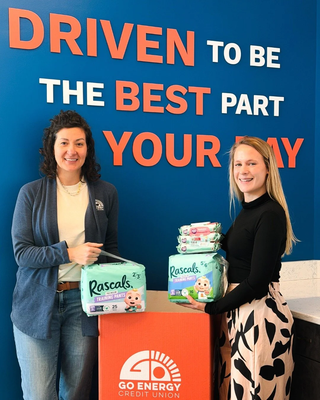 Thank you Stacy Ball from @byrdinsurance for helping us kickoff Share the Love!
#sharethelove #peoplehelpingpeople