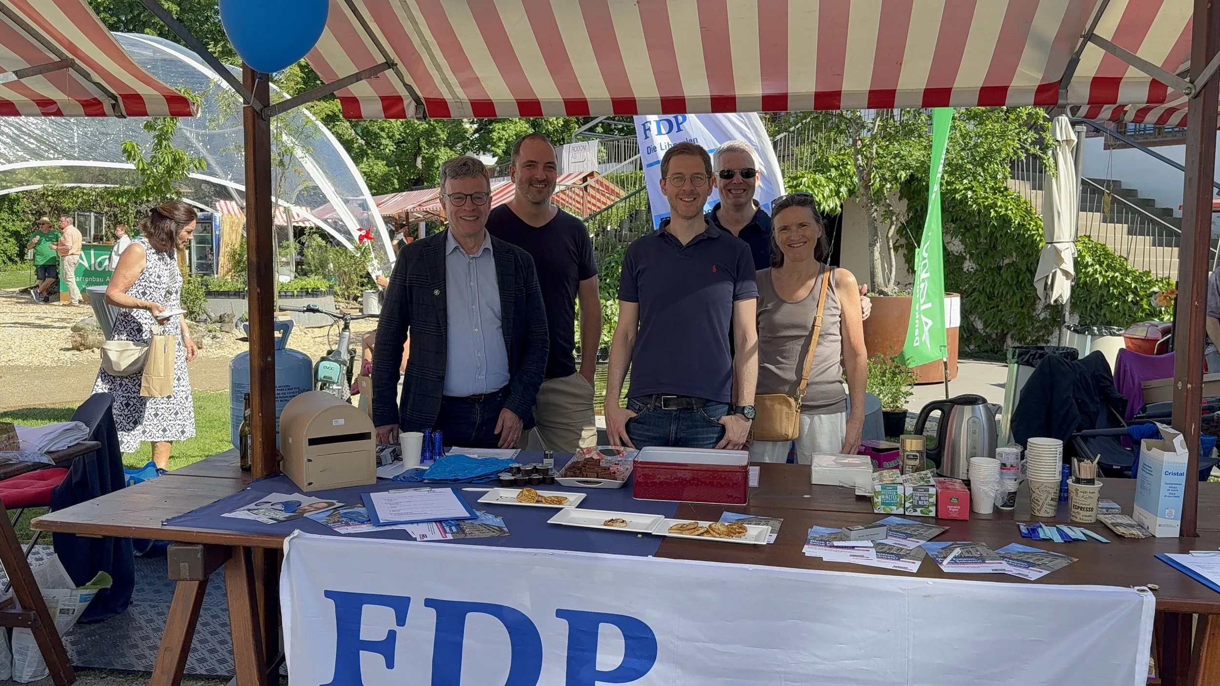 FDP am Binninger Märt: Wissen zahlt sich aus