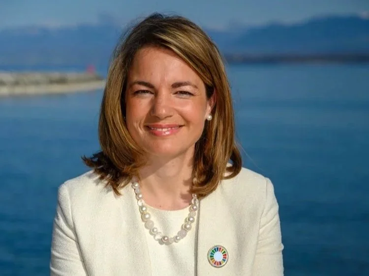 Elise+Buckle+Portrait_Photo+Pro_Lac+Nyon+(1) (2).jpg