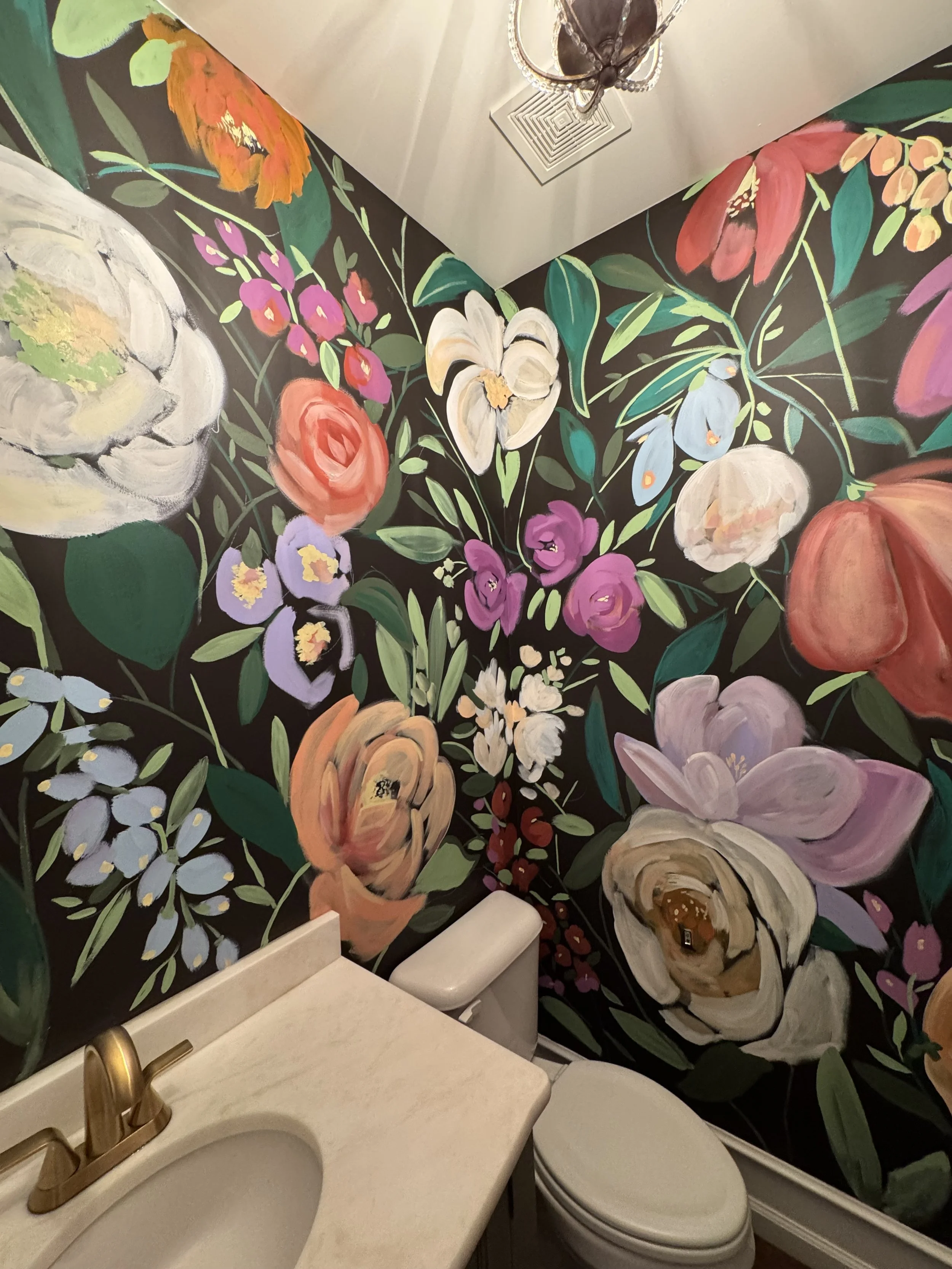 Mural in the bathroom of flowers and foliage