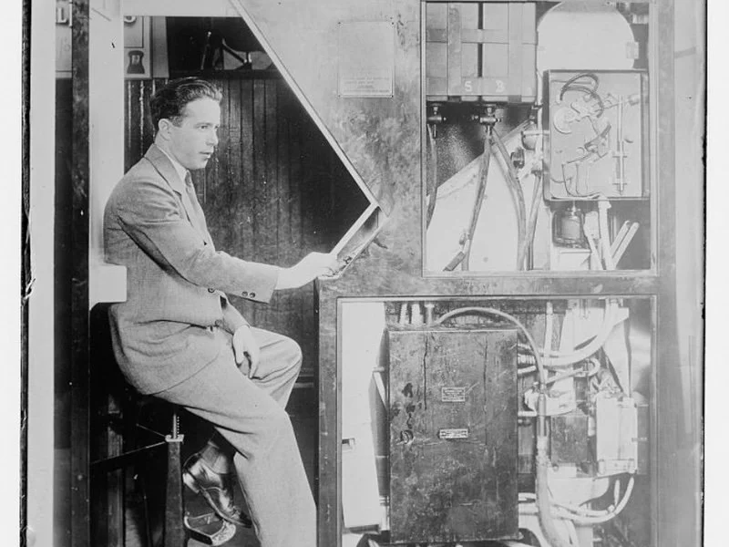 100 Years of Photo Booths: How It All Started, And Why We Still Love Them Today