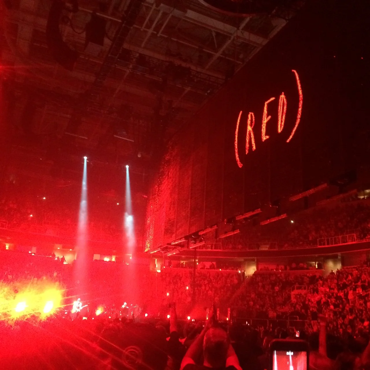 (RED)