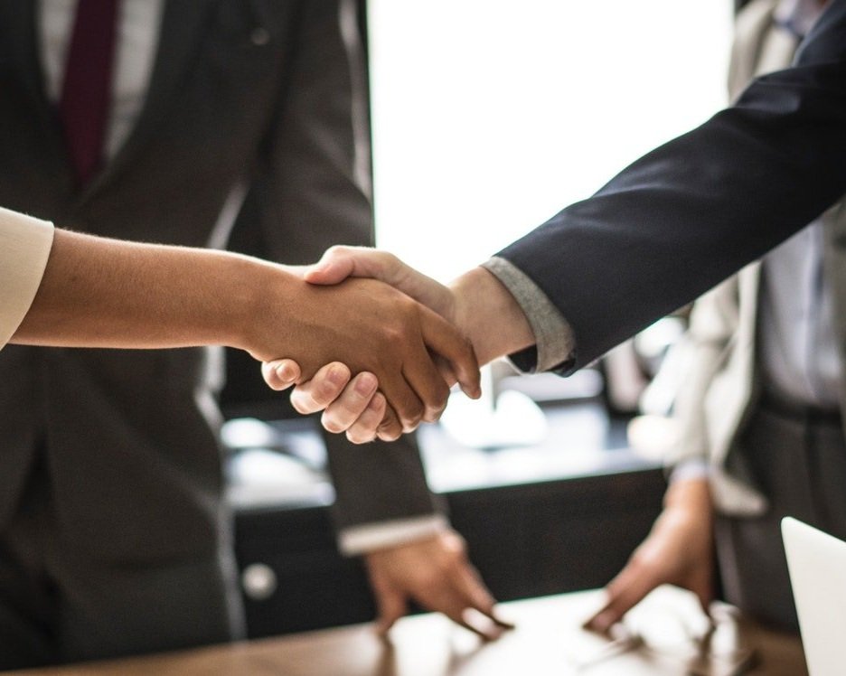 the-81-rules-of-handshake-etiquette.jpg
