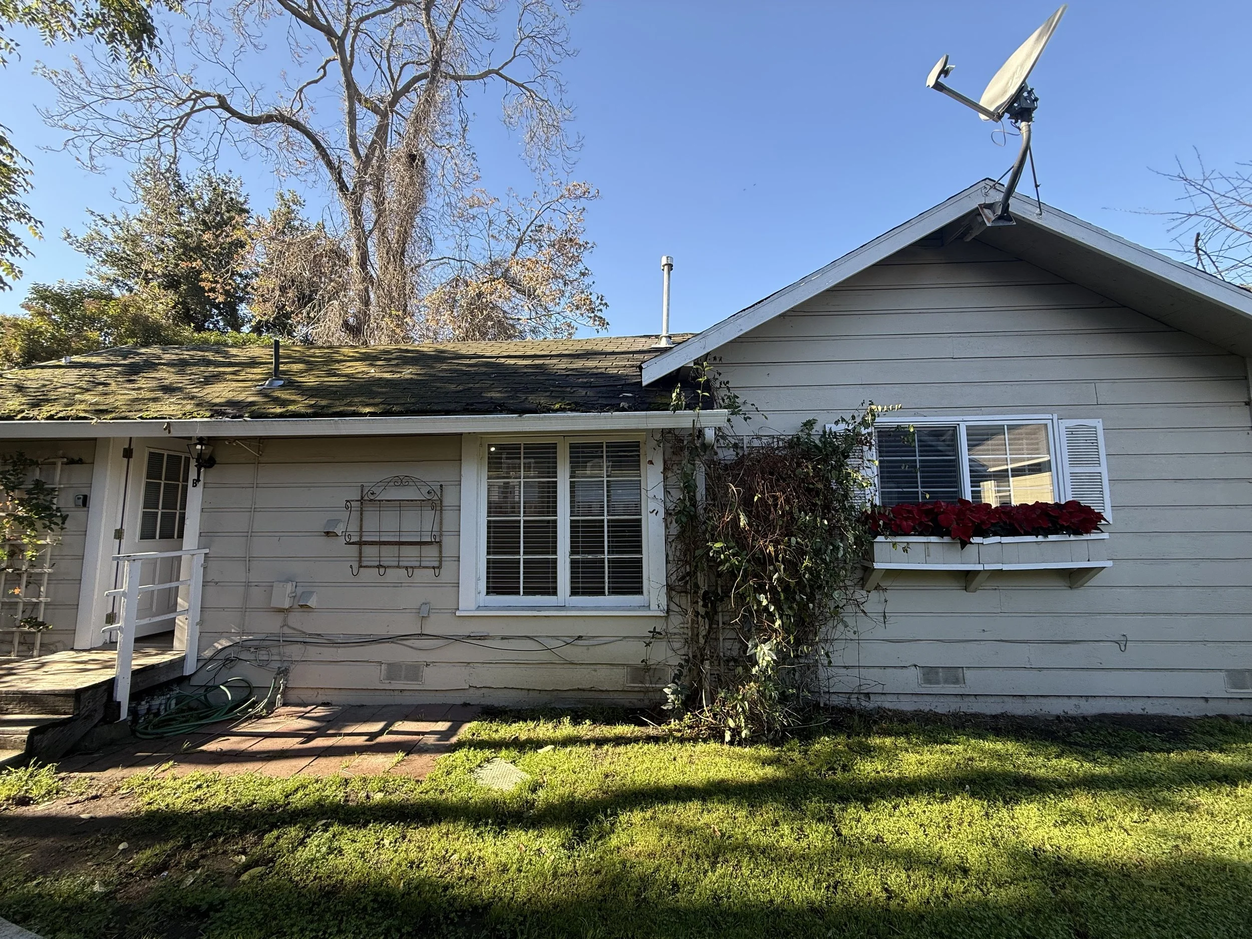 1142 Main Street Cottage