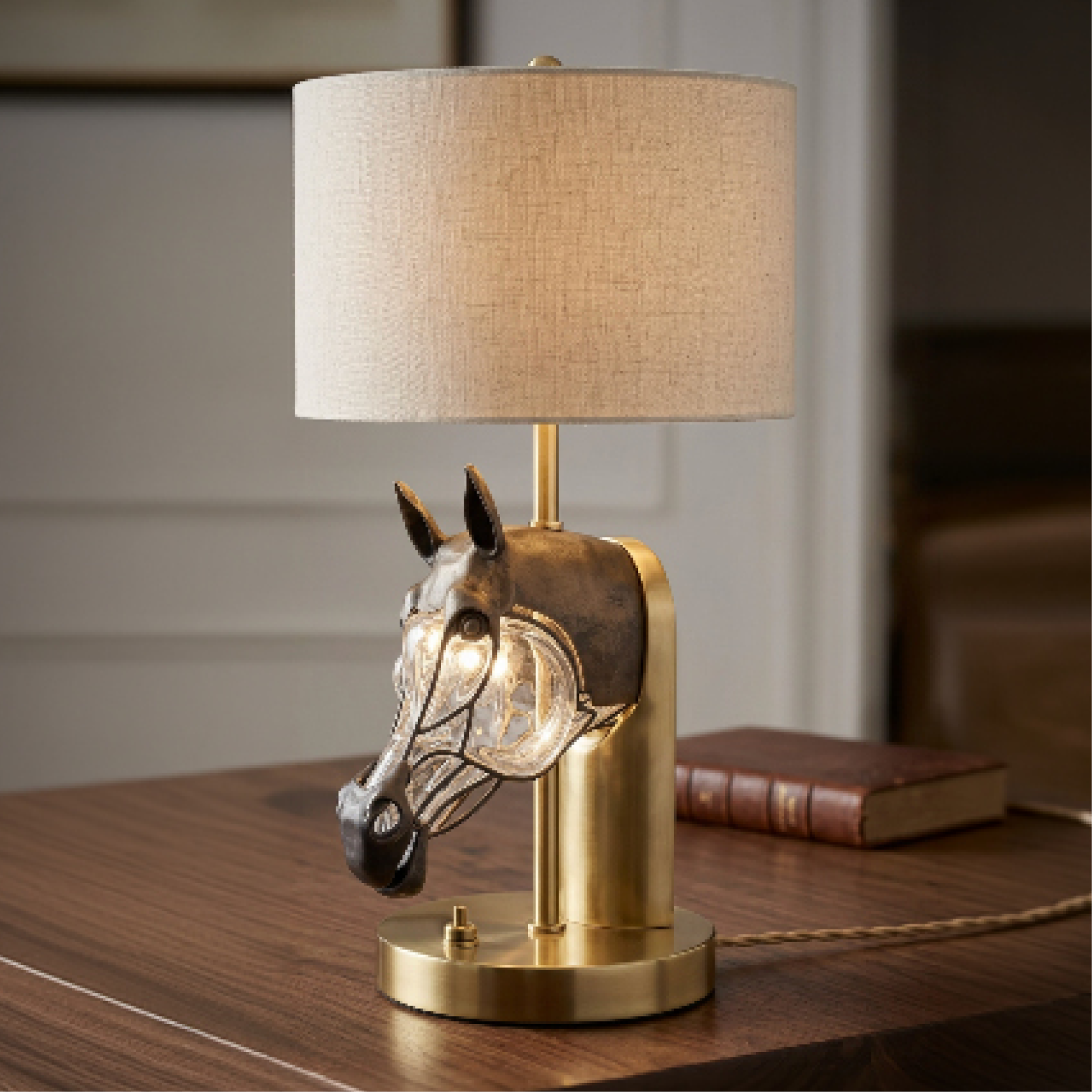 Classic Horse Head Table Lamp with Shade