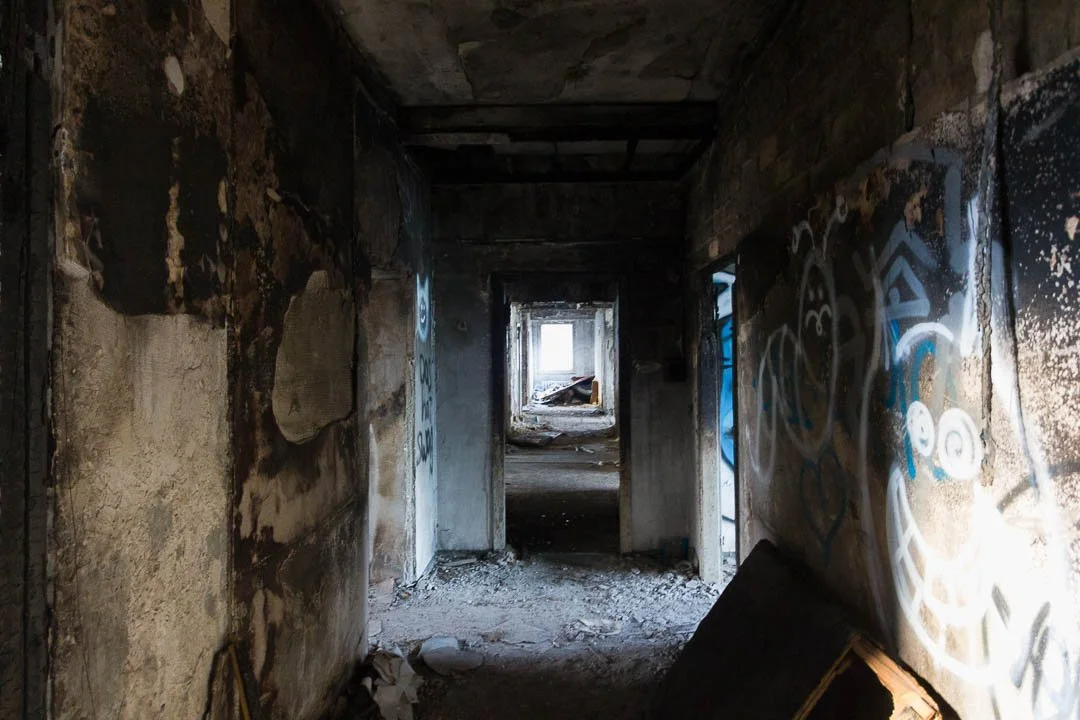 Abandoned Iraqi embassy East Berlin 2014-1218.jpg