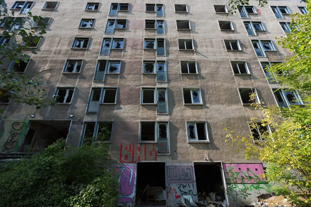 Hohenschoenhausen refugee homes Abandoned Berlin 2015-0158.jpg