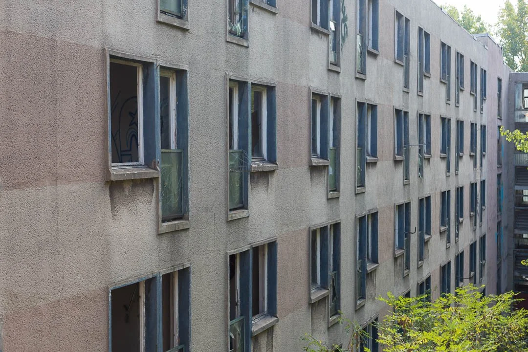 Hohenschoenhausen refugee homes Abandoned Berlin 2015-0142.jpg