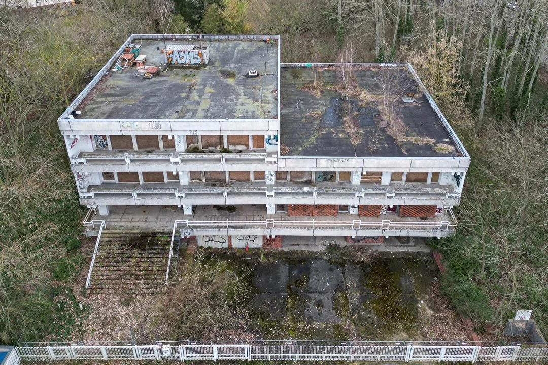 Iraqi embassy East Germany Abandoned Berlin 2023-0097.jpg