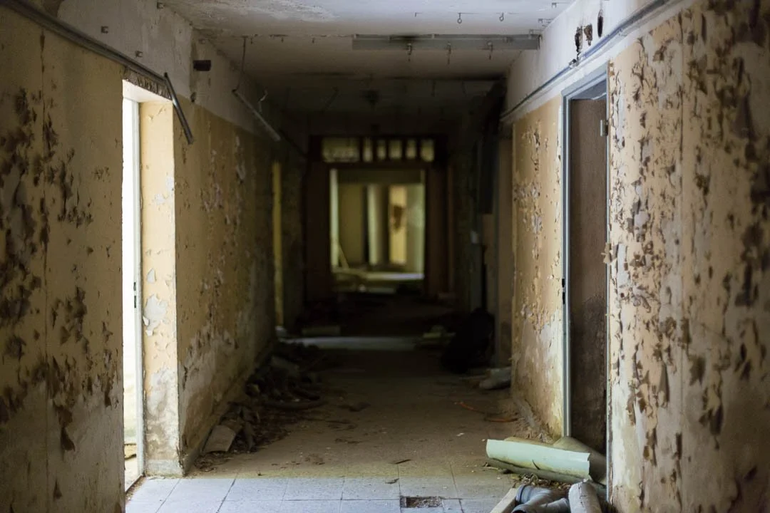 Hohenschoenhausen refugee homes Abandoned Berlin 2015-0092.jpg