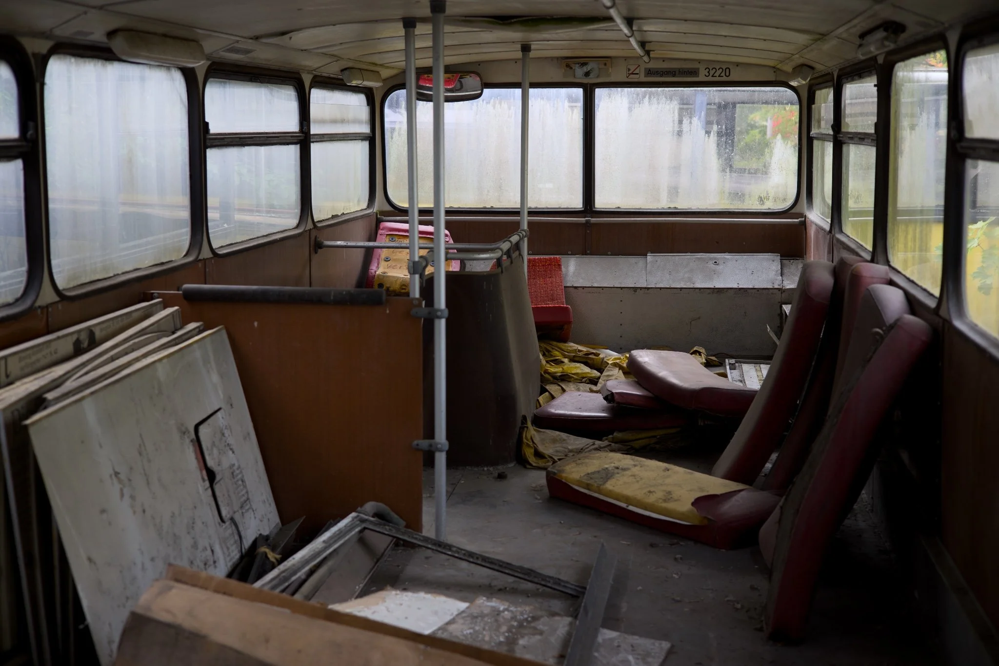 Queen Curry Graveyard Bus Abandoned Berlin_X8A9715.jpg