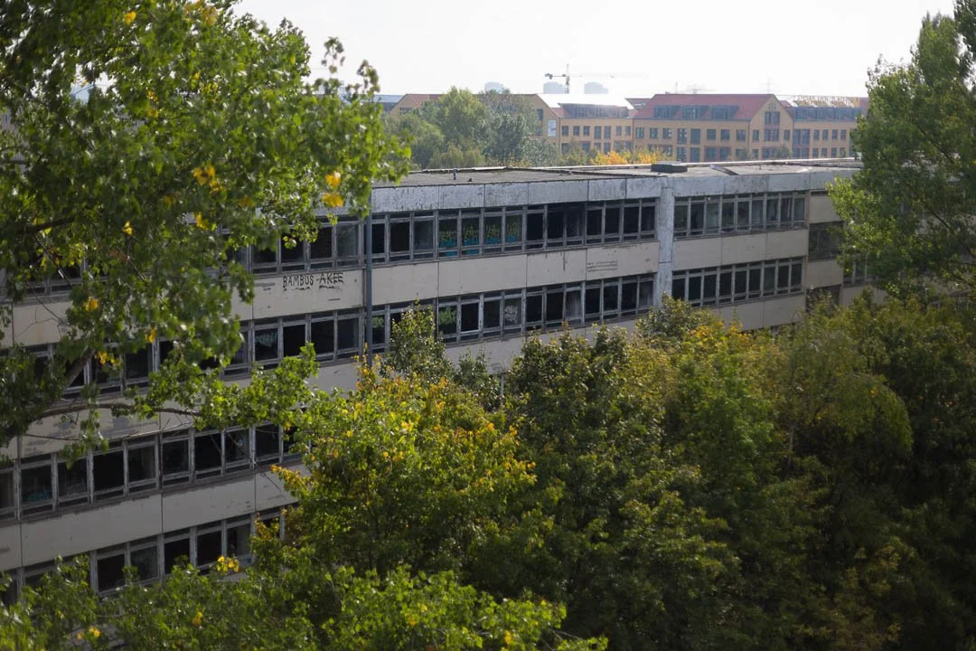 Hohenschoenhausen refugee homes Abandoned Berlin 2015-0073.jpg