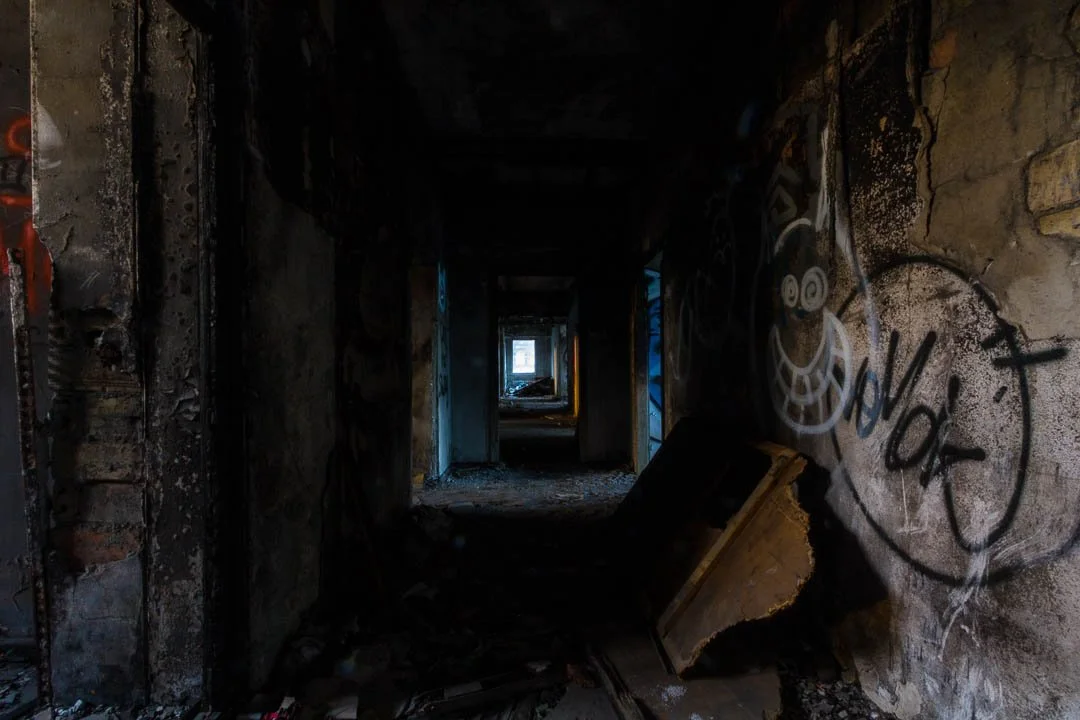 Abandoned Iraqi embassy East Berlin 2014-1297.jpg