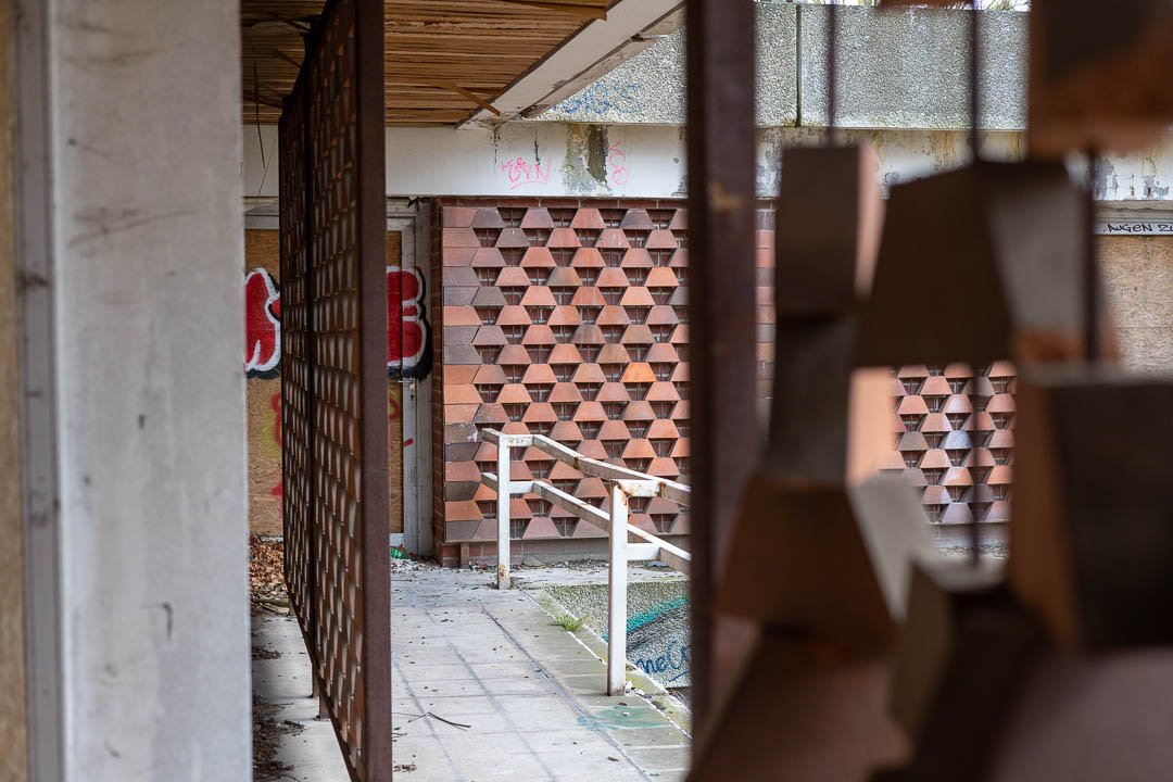 Iraqi embassy East Germany Abandoned Berlin 2023-3525.jpg