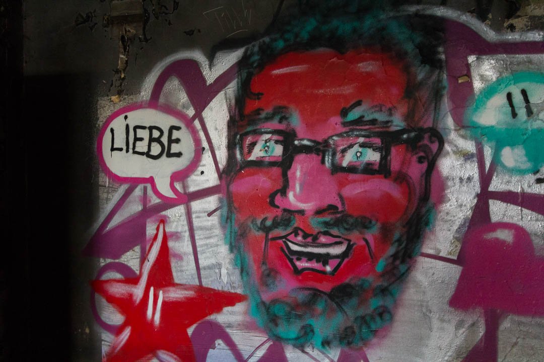 Abandoned Iraqi embassy East Berlin 2014-1219.jpg