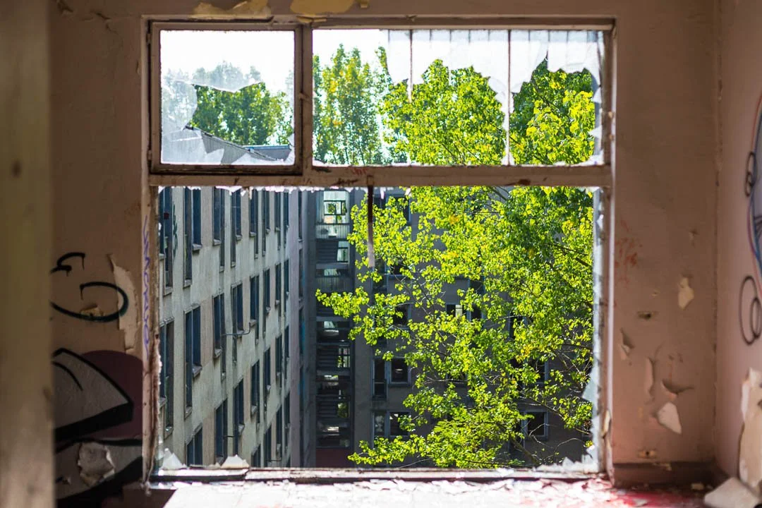 Hohenschoenhausen refugee homes Abandoned Berlin 2015-0130.jpg
