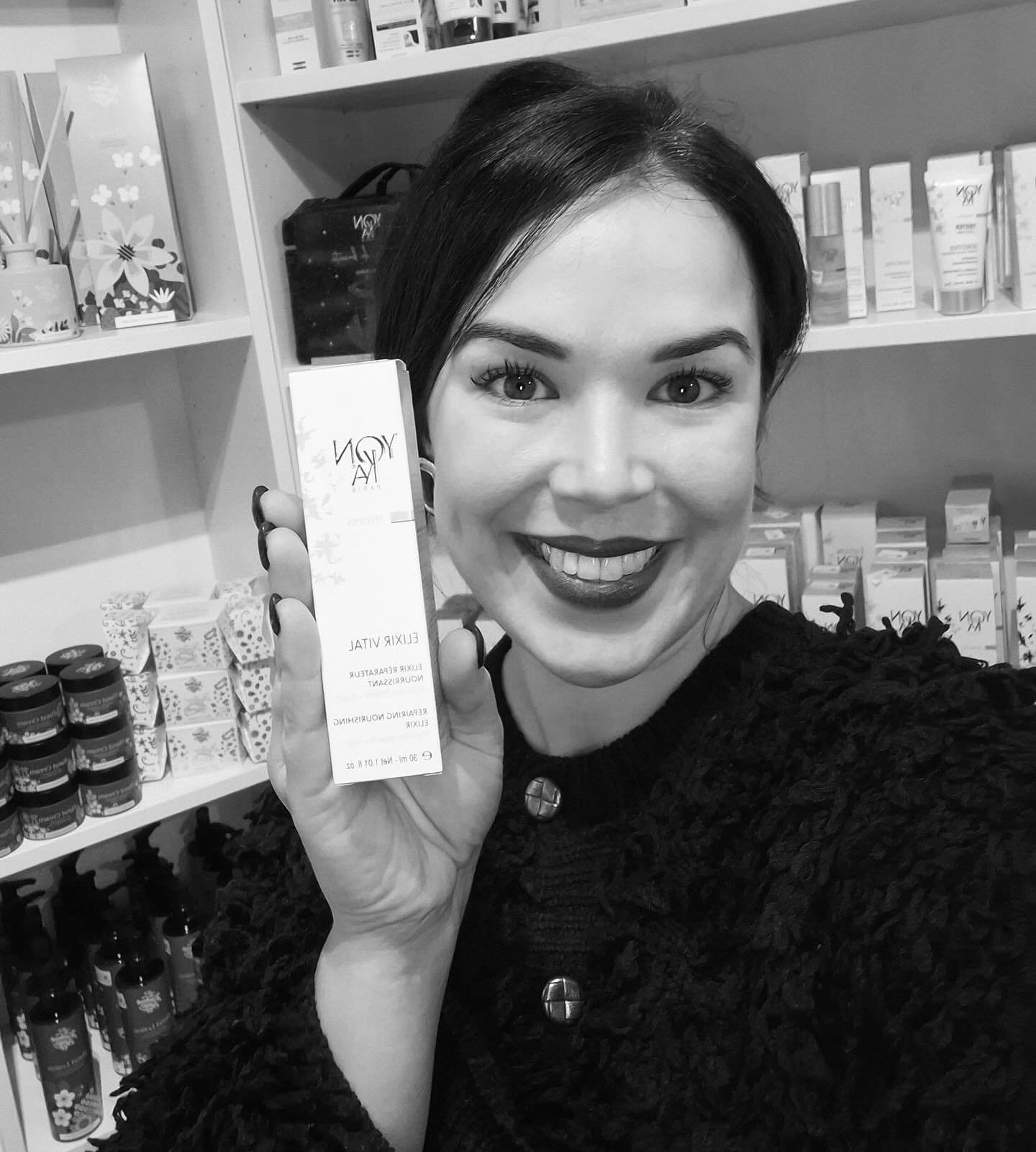 Black Friday 2024 | 20% off all products 🖤

Aoibheann is the queen of all things @yonkaireland so of course her top pick is the YONKA Elixir Vital.

YonKa Elixir Vital is suitable to combat dryness and dehydration, smooths wrinkles and fine lines, a