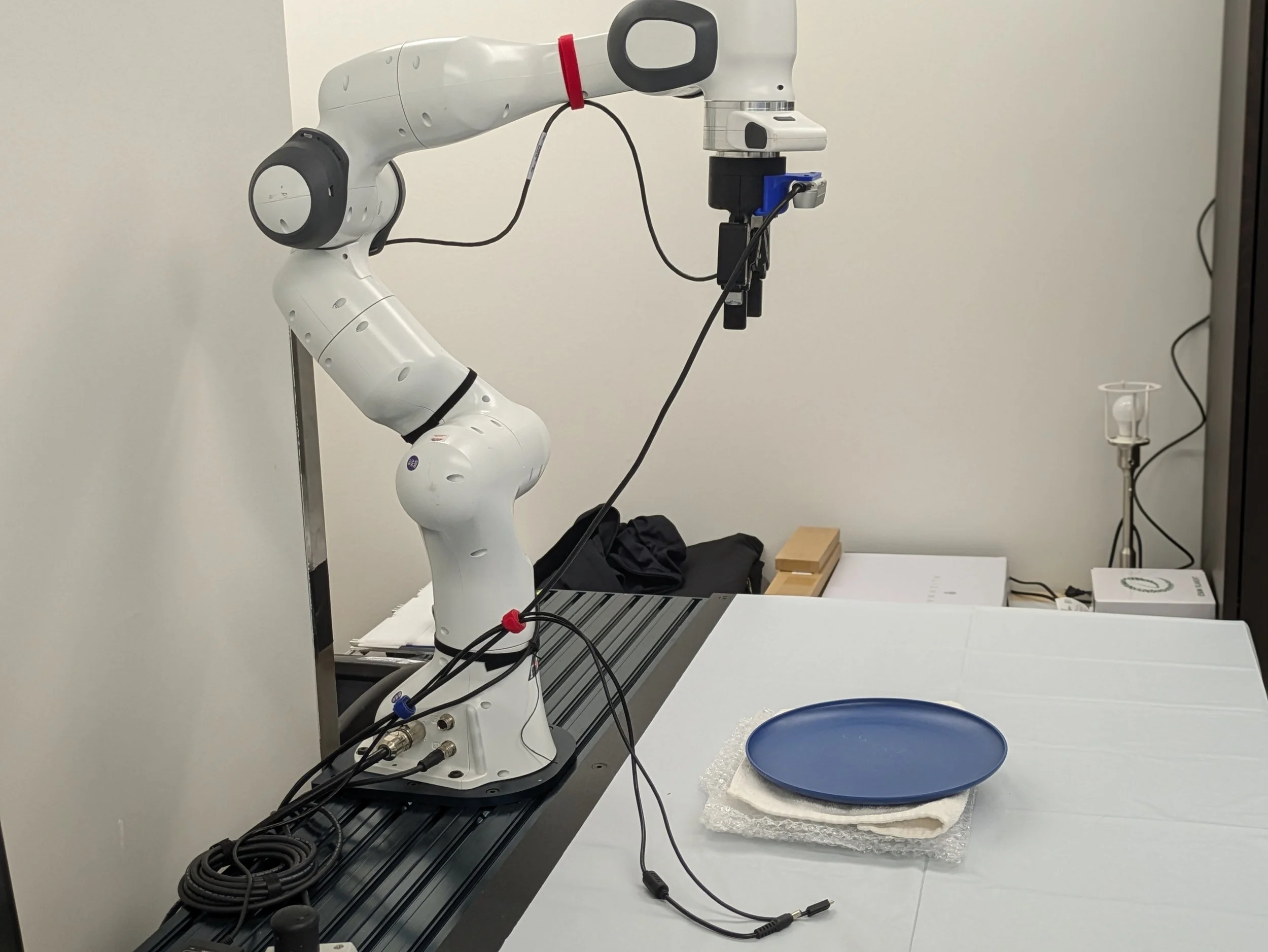 side shot of the assistive feeding robot arm