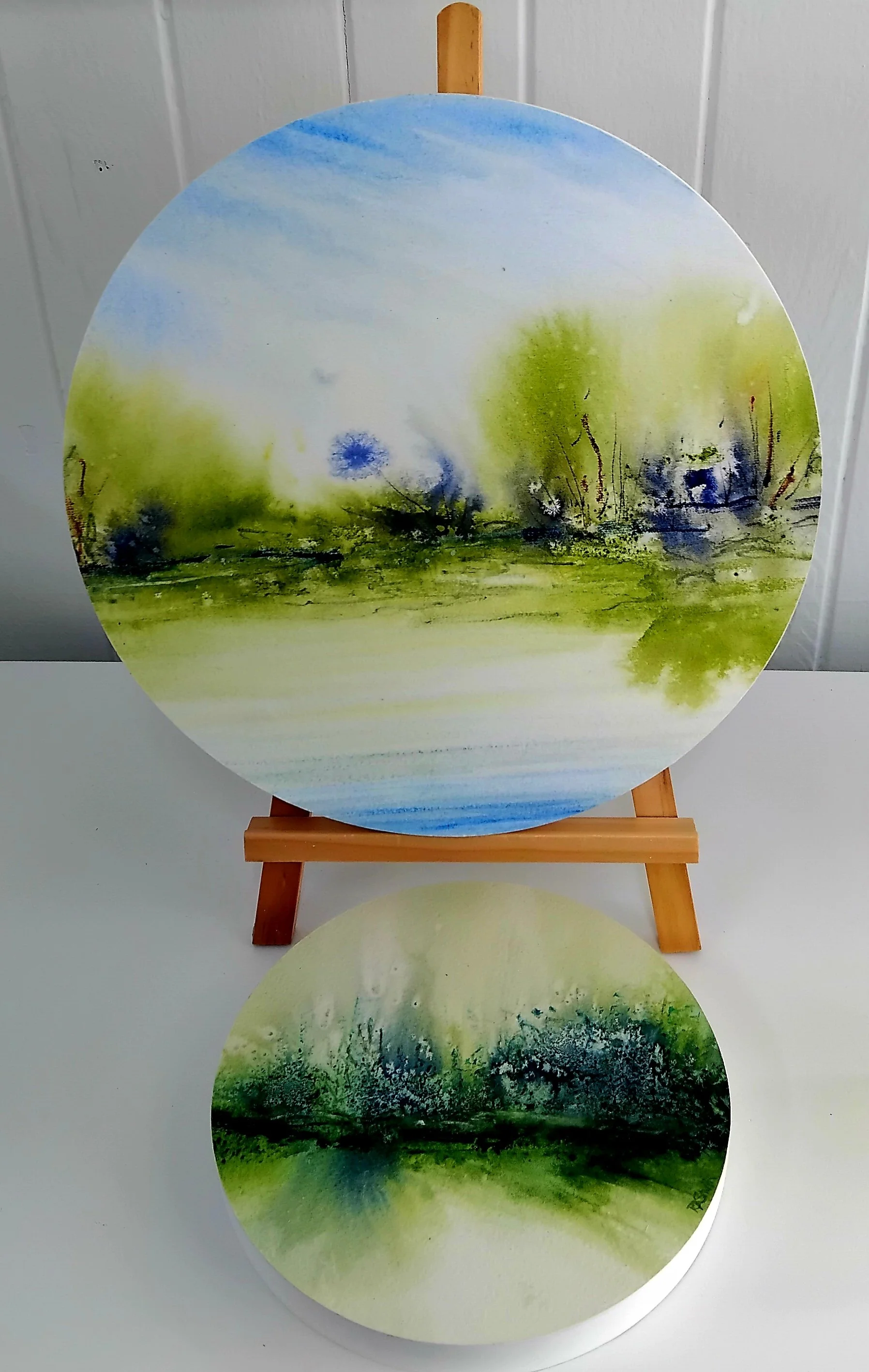 Welcoming local artist Robyn A Smith to the gallery.