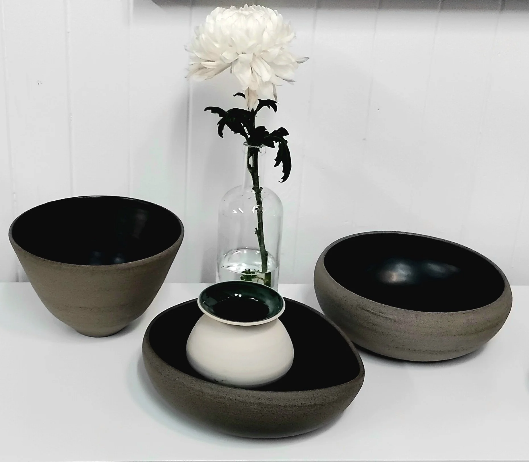 Welcoming NZ potter Janine Rees-Thomas to the gallery.