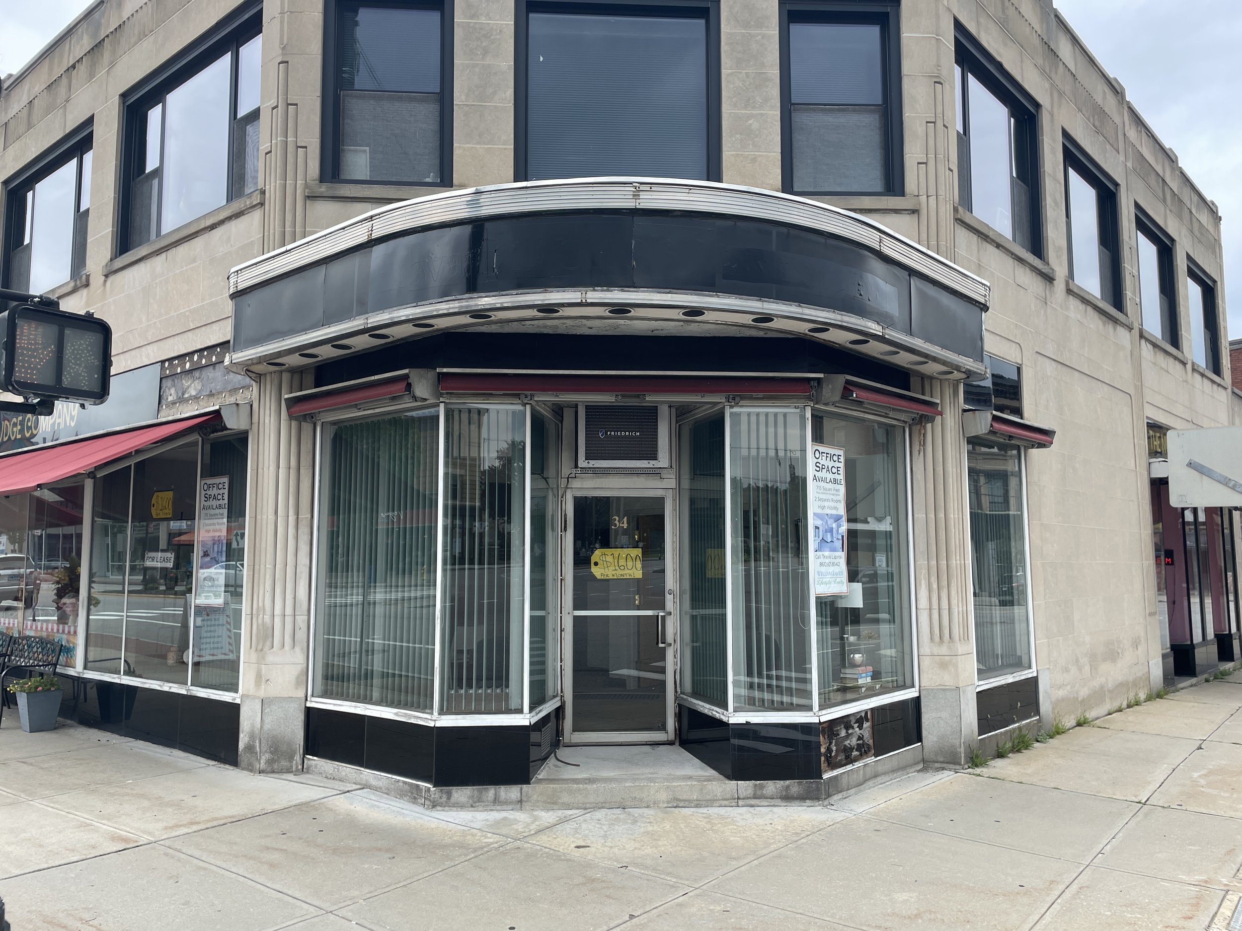 29 Main Street Vacant in Torrington.JPG