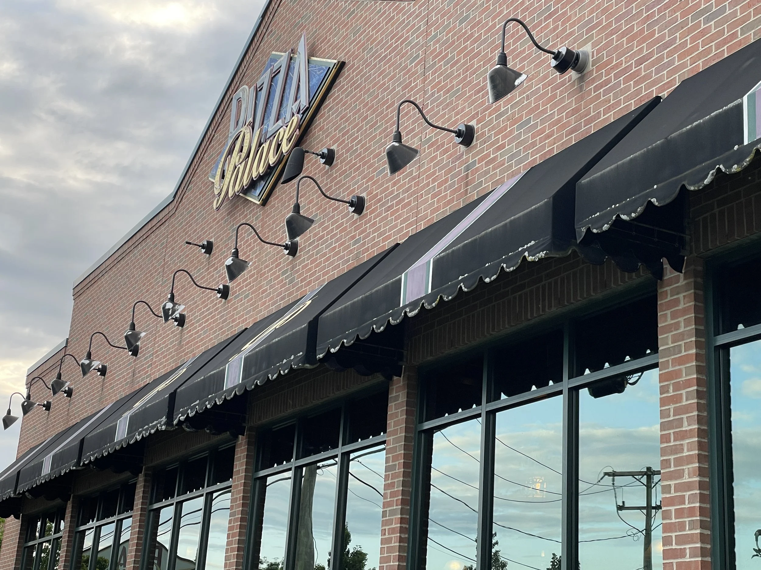 Pizza Palace in Torrington CT: A New England Pan Pizza Worth the Stop