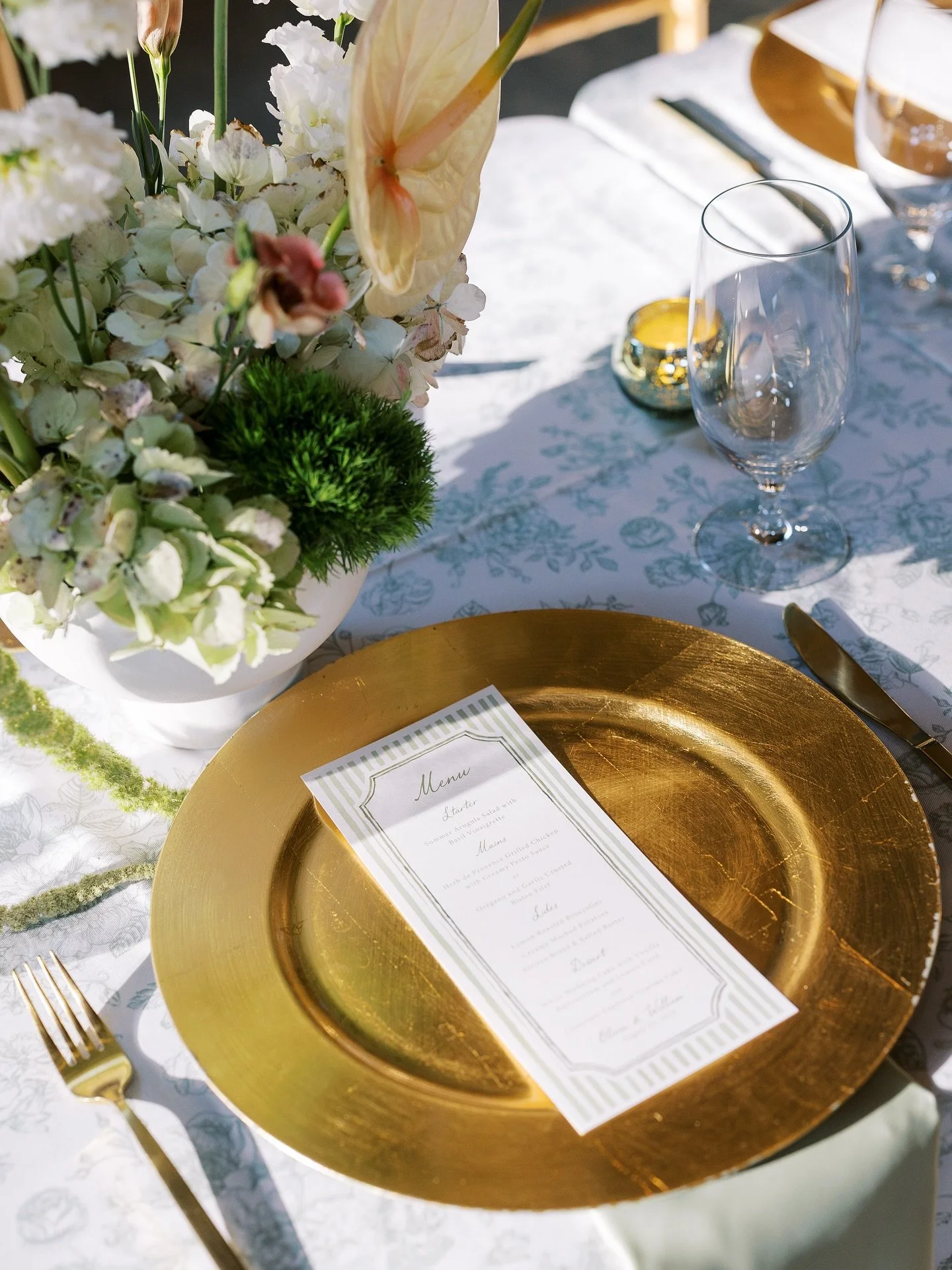 details from the barksdale&rsquo;s day 🦢🫒🪞🌸

Photographer: @sarahblazephotog 
Planner: @honeyevents.co 
Venue: @dallasarboretumweddings