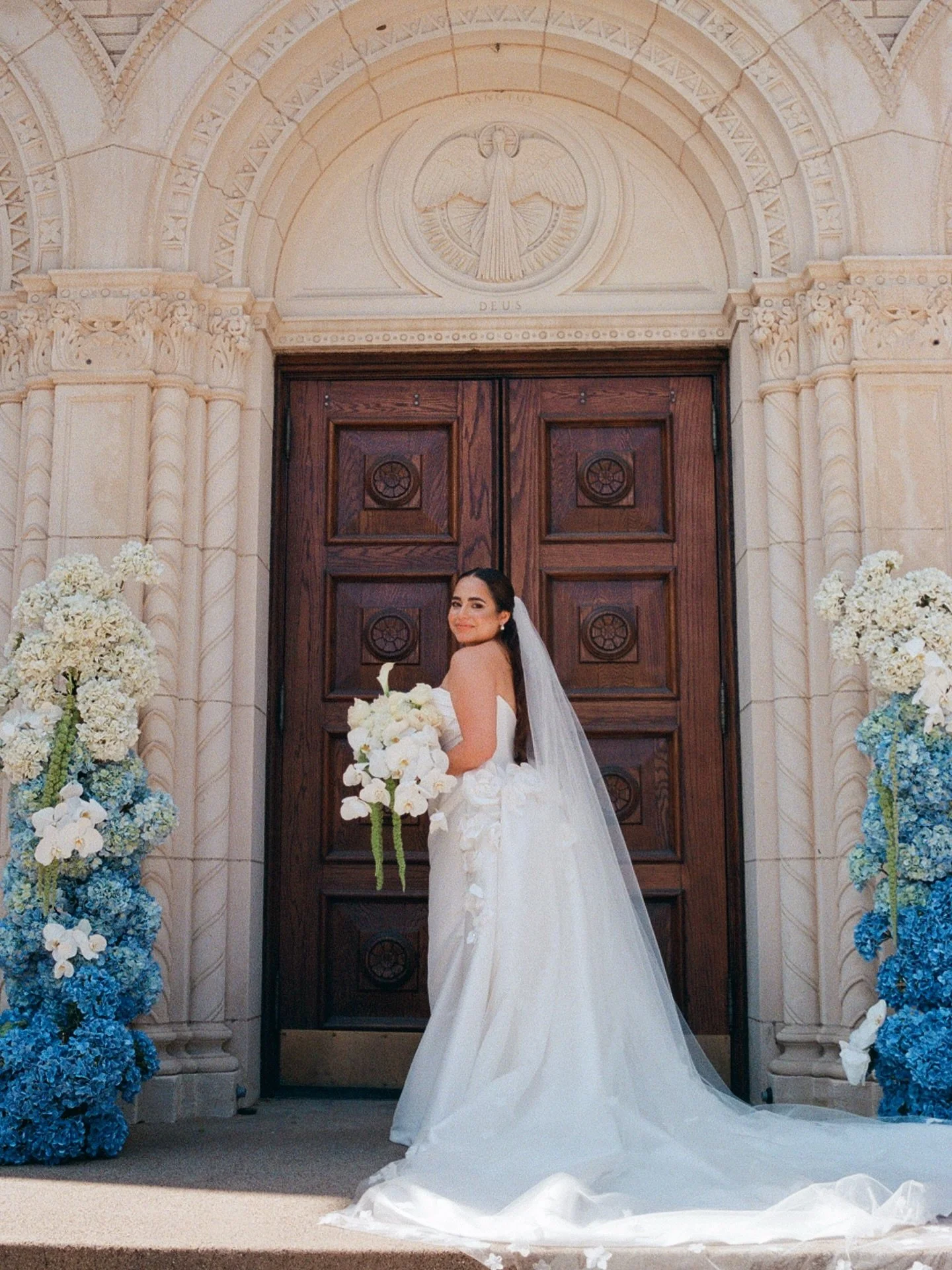 Eva + Emilio on film 🎞️🦋🦢☁️ a dreamy day and dream couple!!!! 

Photographer: @alancstudio 
Planner: @rachelwillisevents 
Venue: @dallasarboretumweddings
