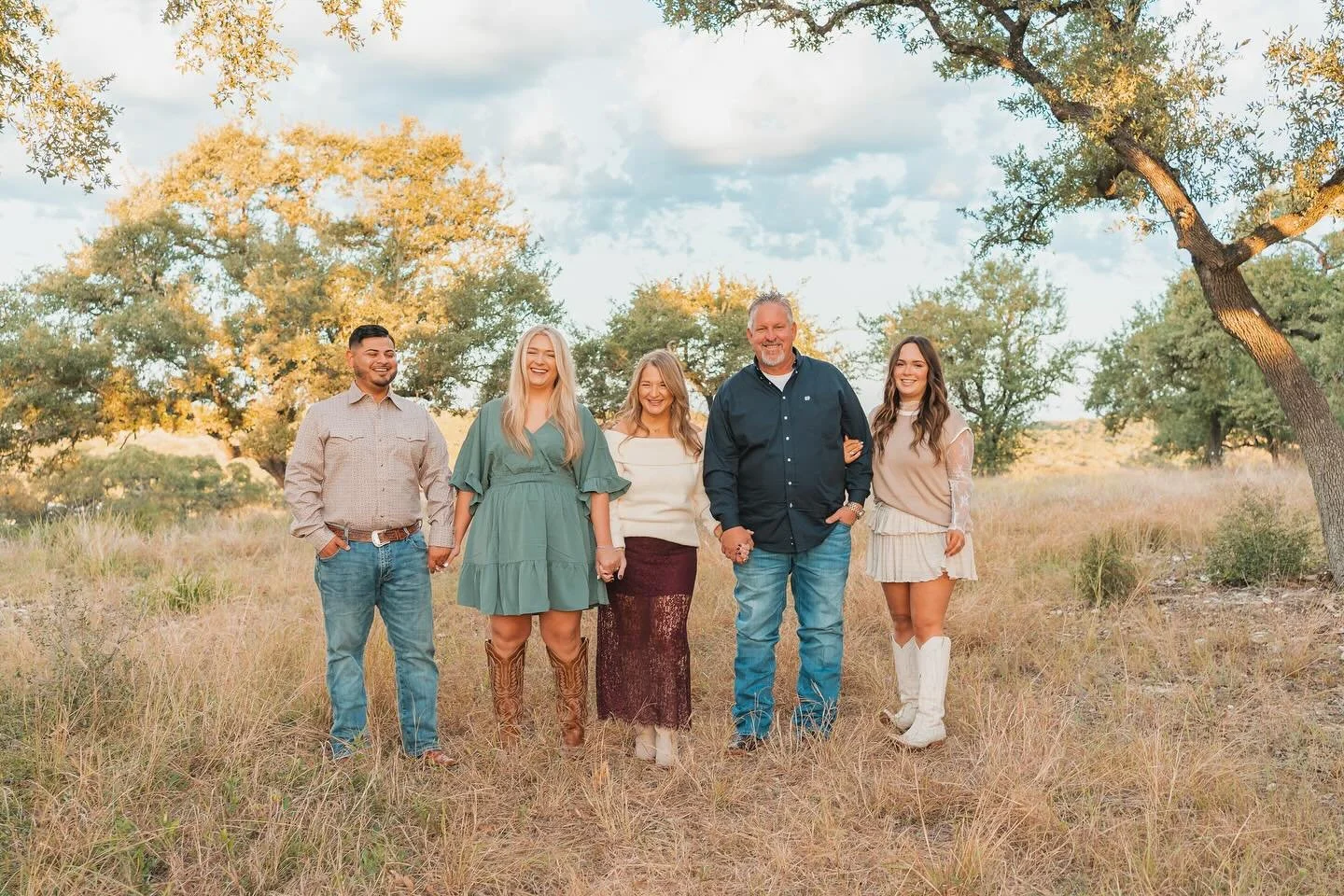 Absolutely loving all the photos from this fall sunrise session. The early bird gets the beautiful morning glow of light in their photos!