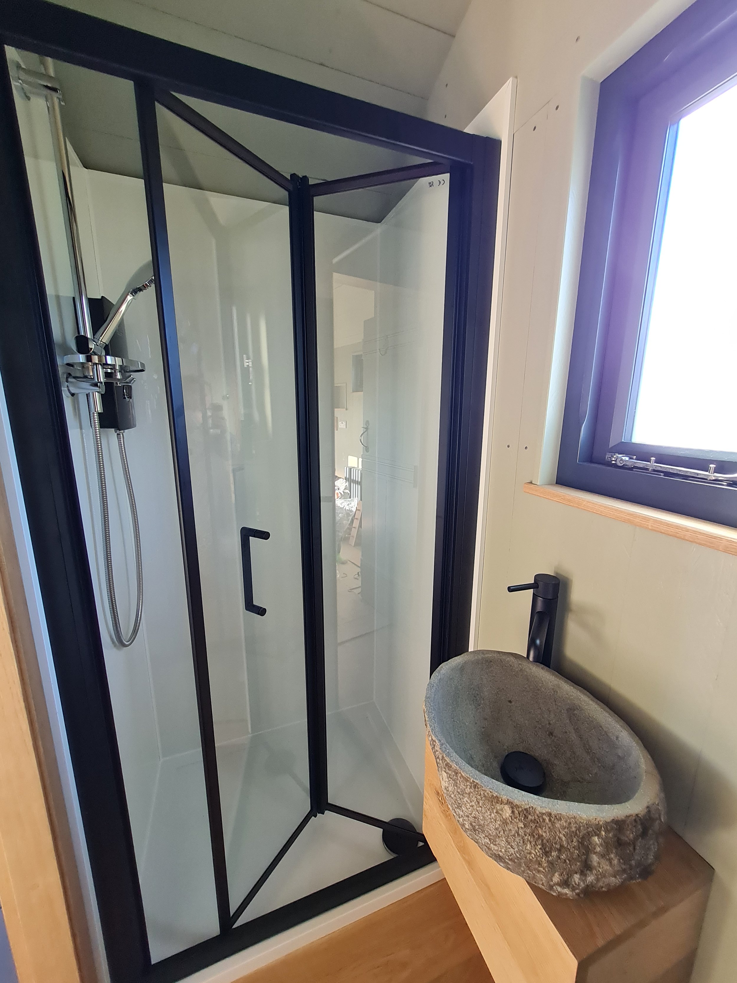 Shower cubicle